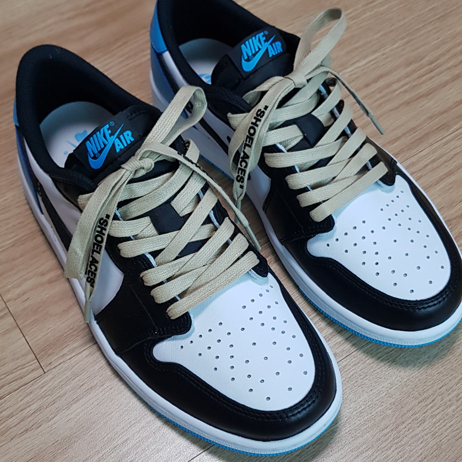 Jordan 1 Retro Low OG Black and Dark Powder Blue 착용 스타일