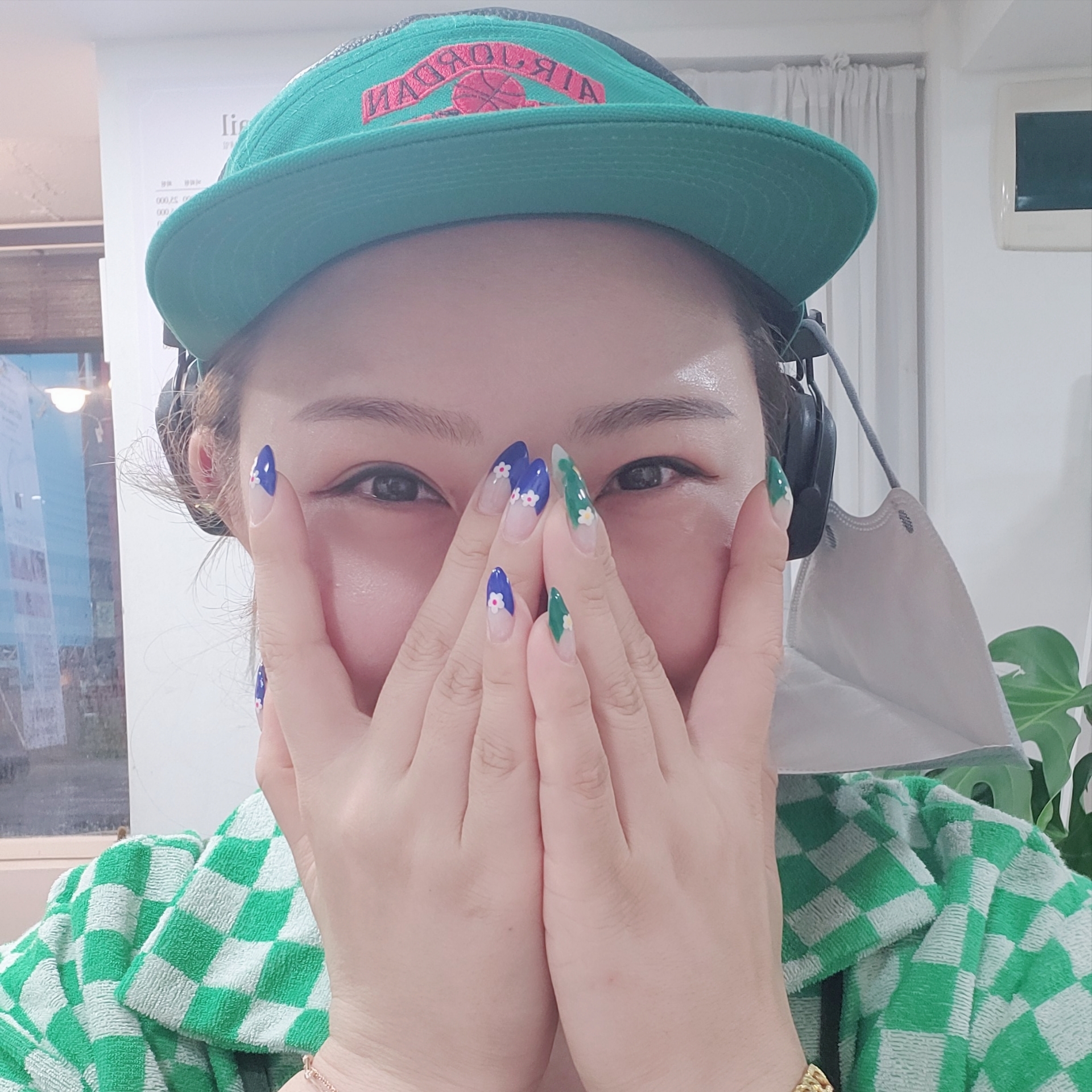 Jordan x Nina Chanel Abney AW84 Adjustable Hat Green, Marshall Major IV Black (Korean Ver.) 착용 스타일 - 2