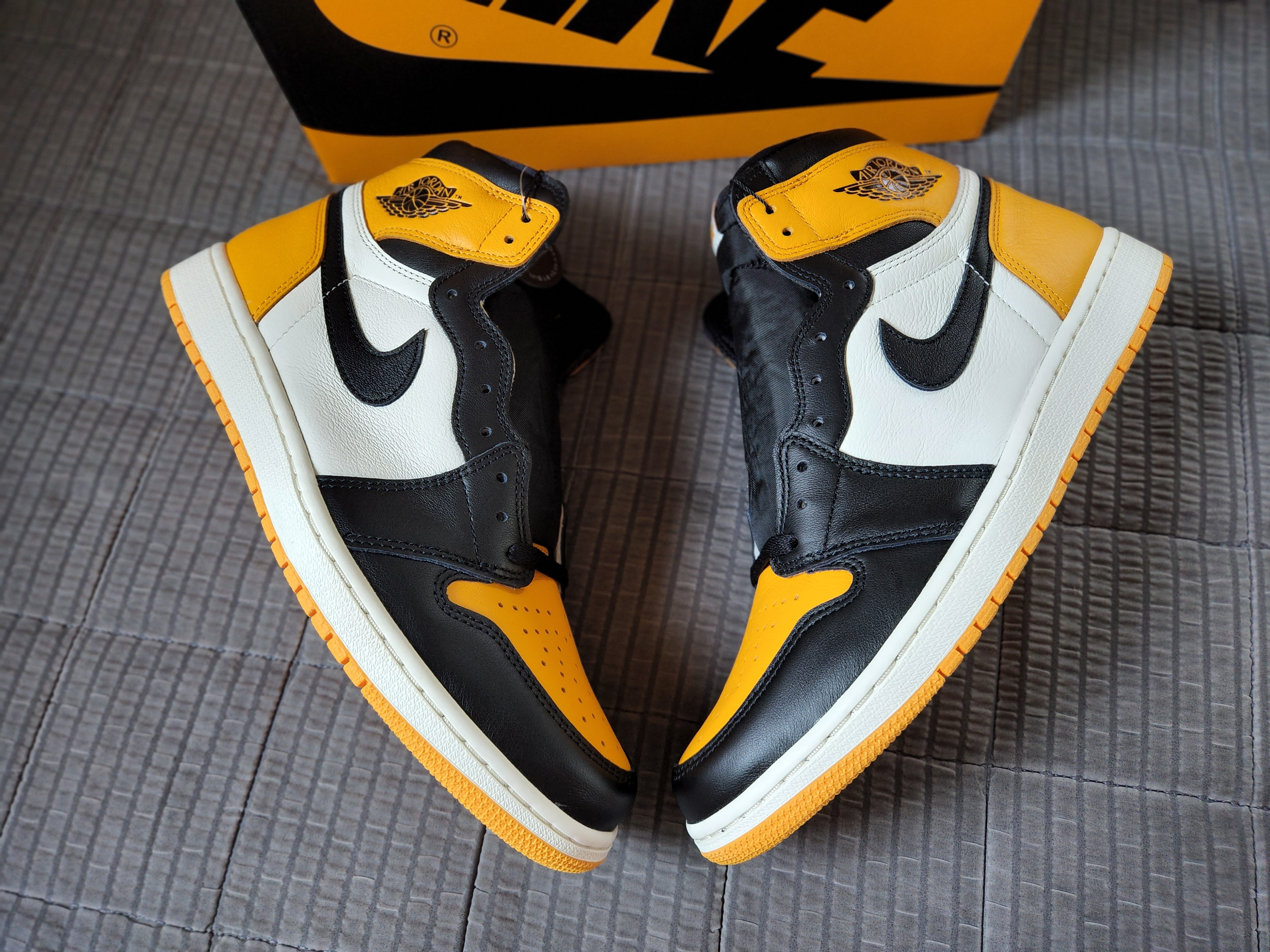 Jordan 1 Retro High OG Taxi 착용 스타일 - 1