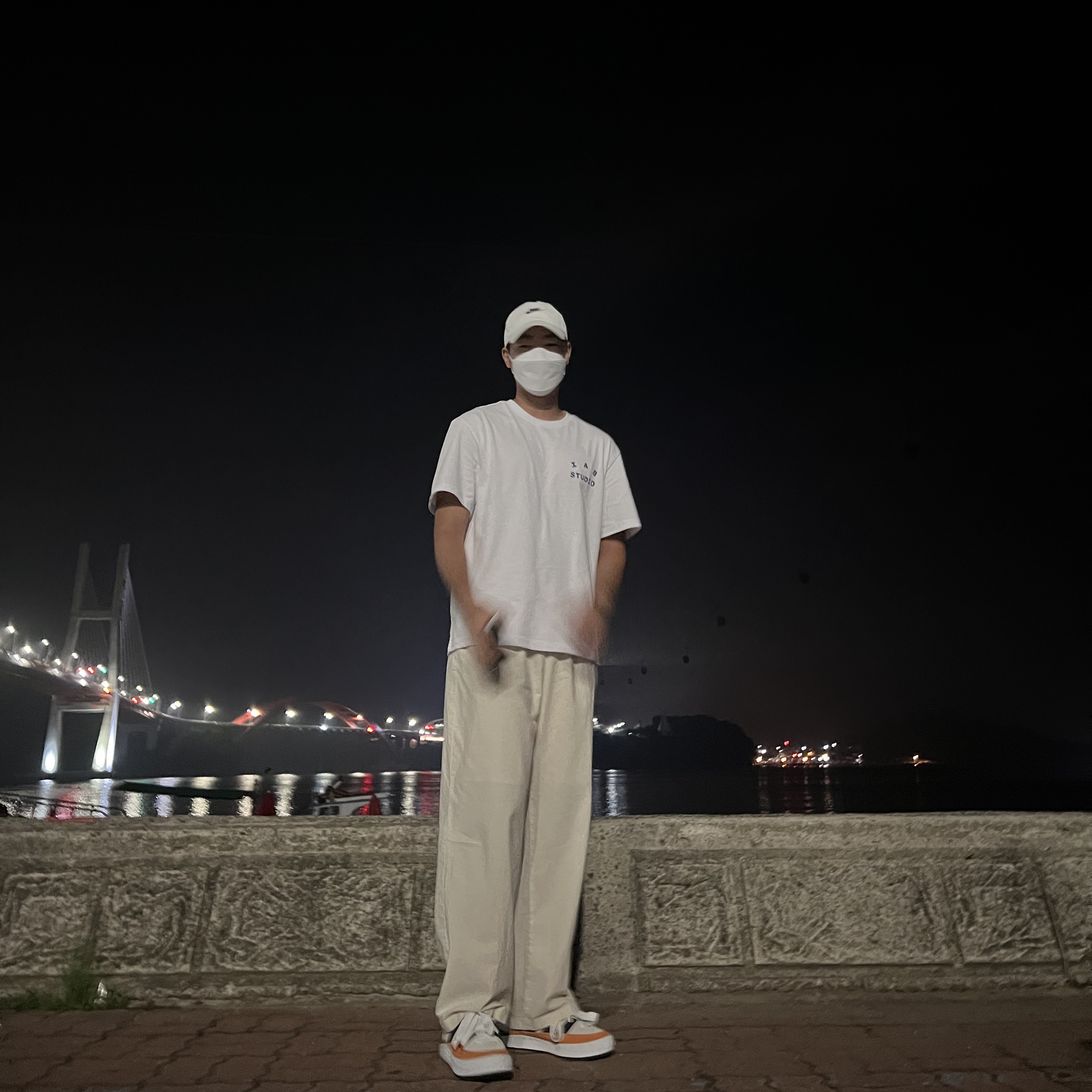 IAB Studio T-Shirt White Navy - 22FW, Adidas x Human Made Adimatic White 착용 스타일