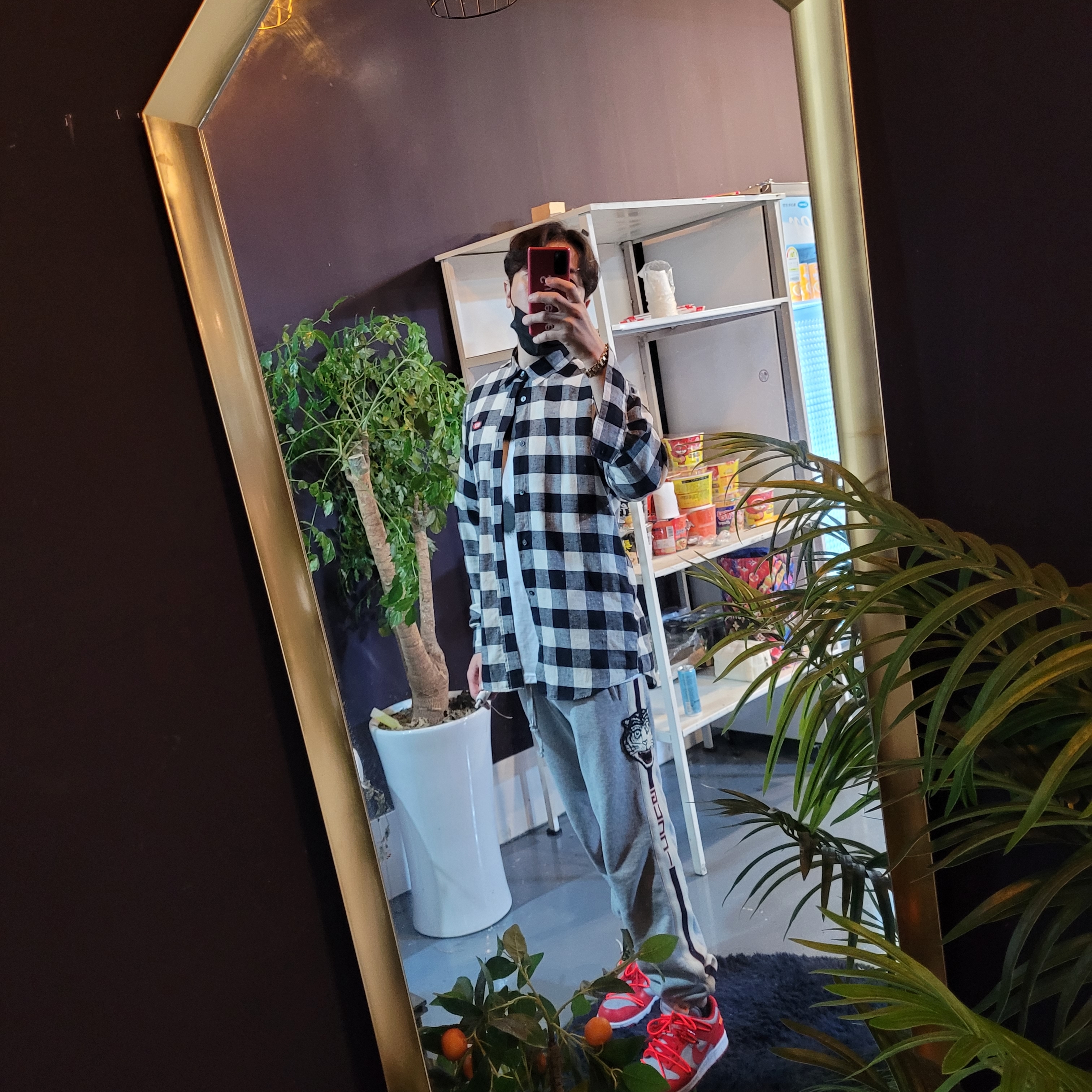 Nike x Off-White Dunk Low University Red 착용 스타일