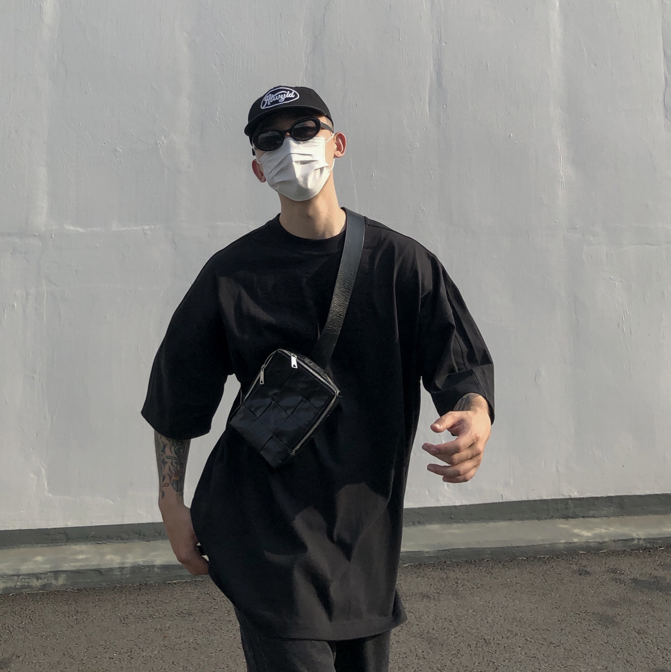 Nike x Supreme Air Force 1 Low Black, Bottega Veneta Mini Sling Cassette Black 착용 스타일 - 4