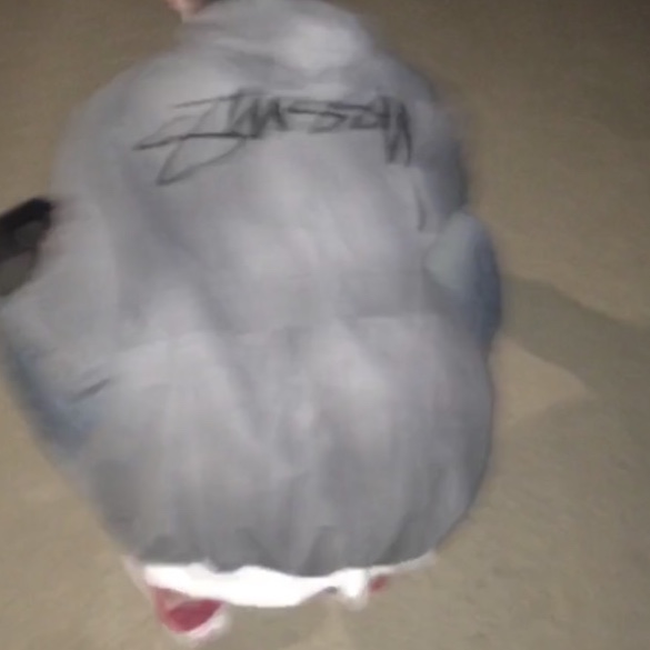 Stussy Wave Dye Beach Shell Jacket Grey, Stussy x Marc Jacobs 40 WT T-Shirt 착용 스타일 - 1
