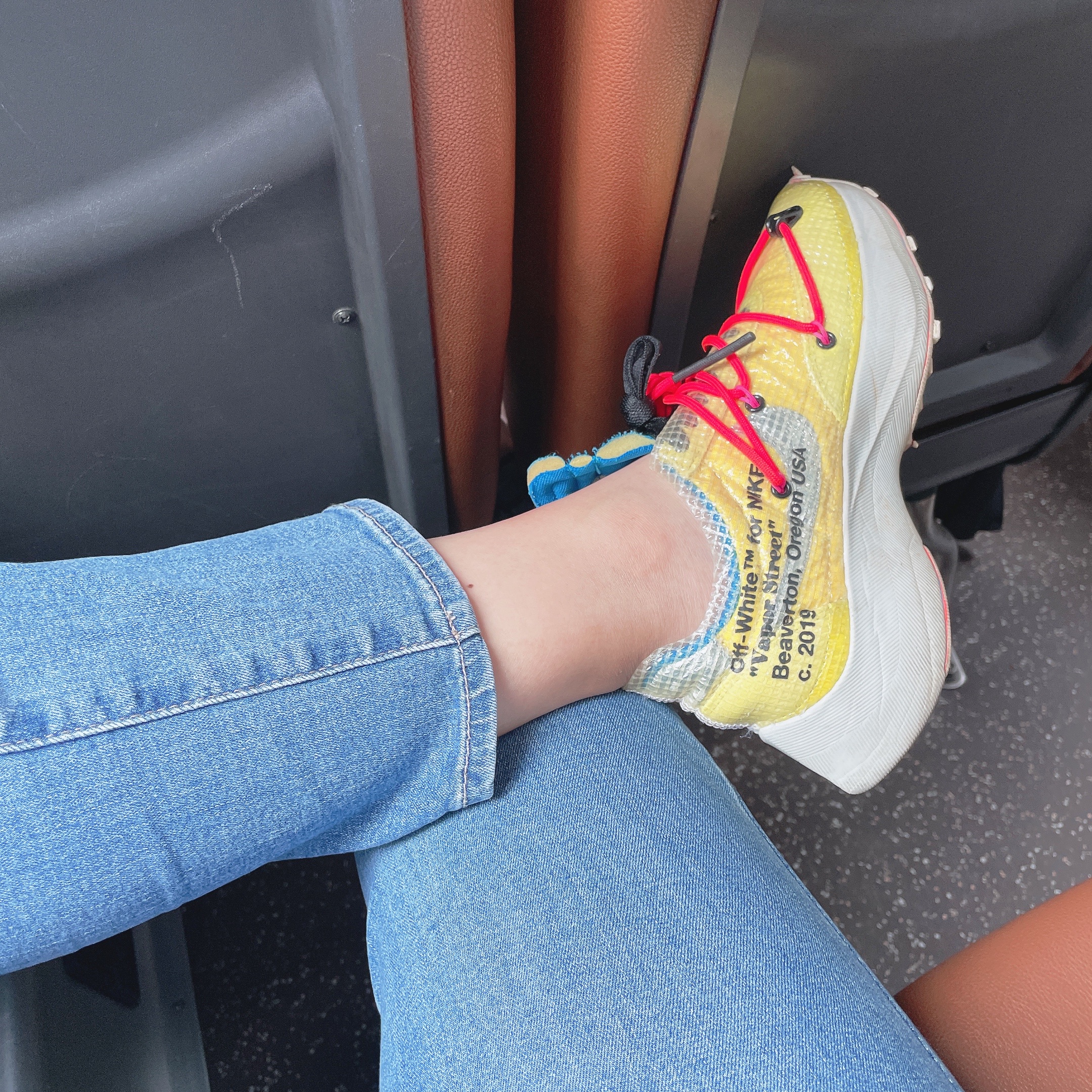 (W) Nike x Off-White Vapor Street Tour Yellow 착용 스타일