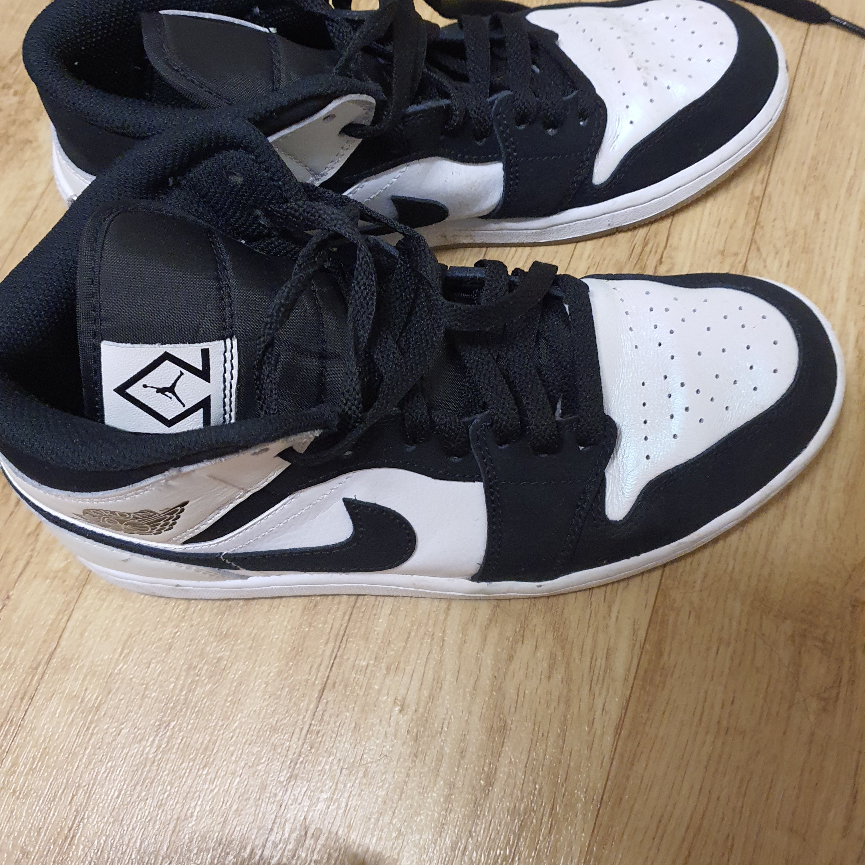 Jordan 1 Mid SE Diamond 착용 스타일