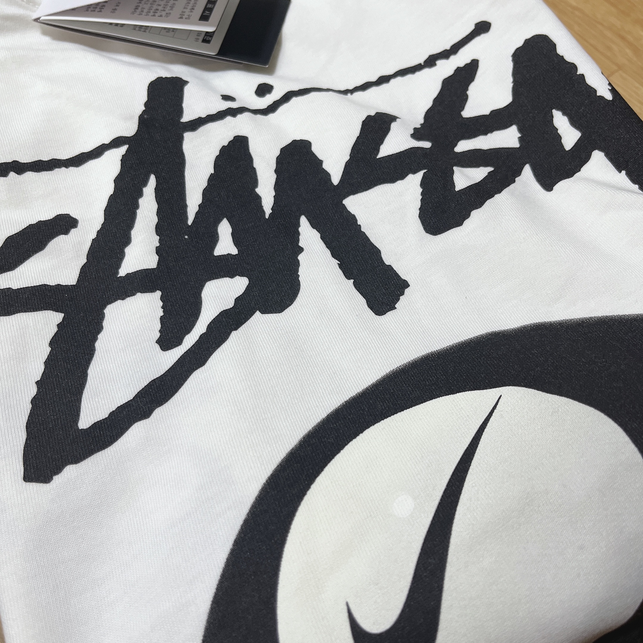 Nike x Stussy NRG FL SS 8 Ball T-Shirt White (DO9322-100) 착용 스타일
