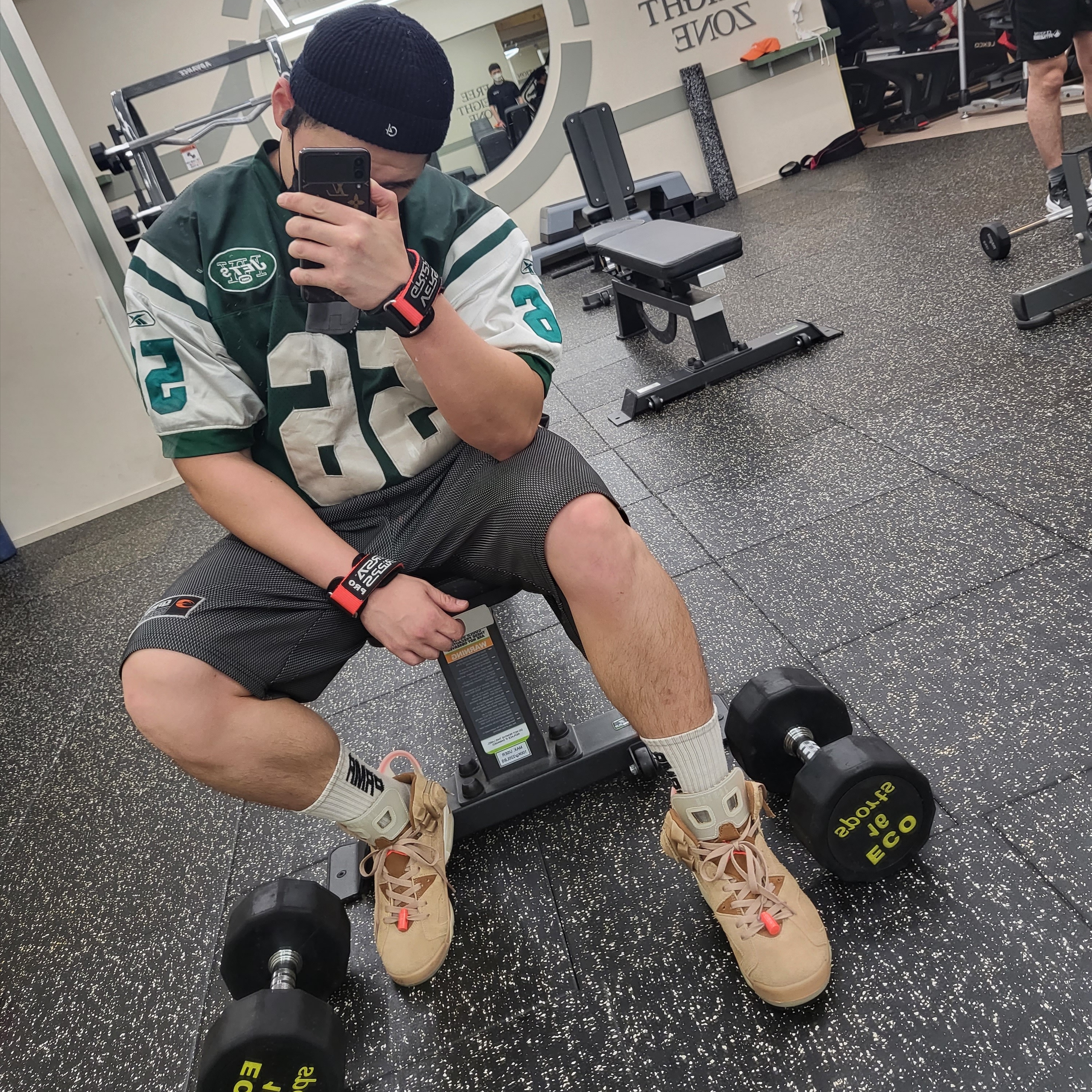Jordan 6 x Travis Scott Retro SP British Khaki 착용 스타일