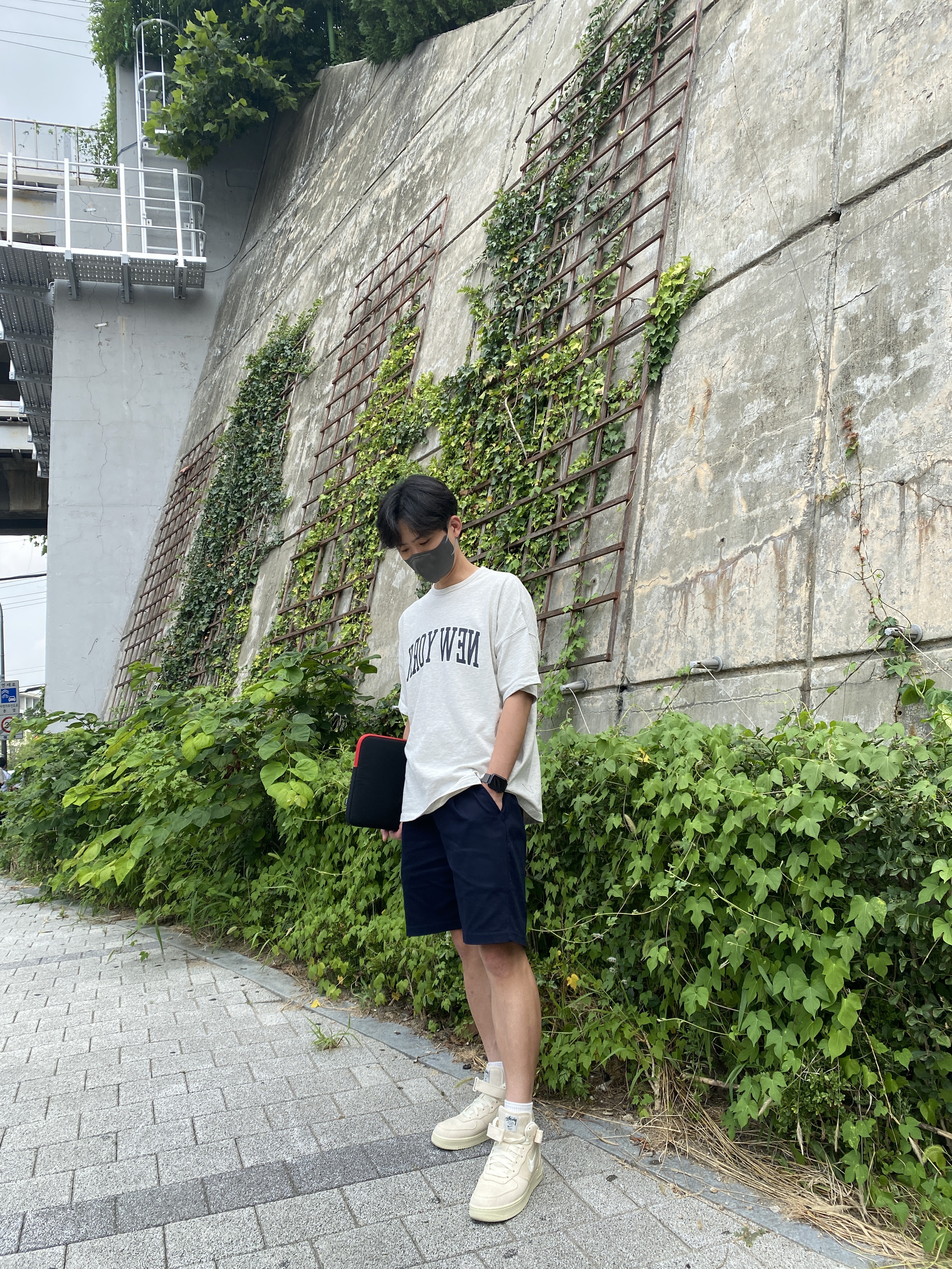 Nike x Stussy Air Force 1 '07 Mid SP Fossil 착용 스타일