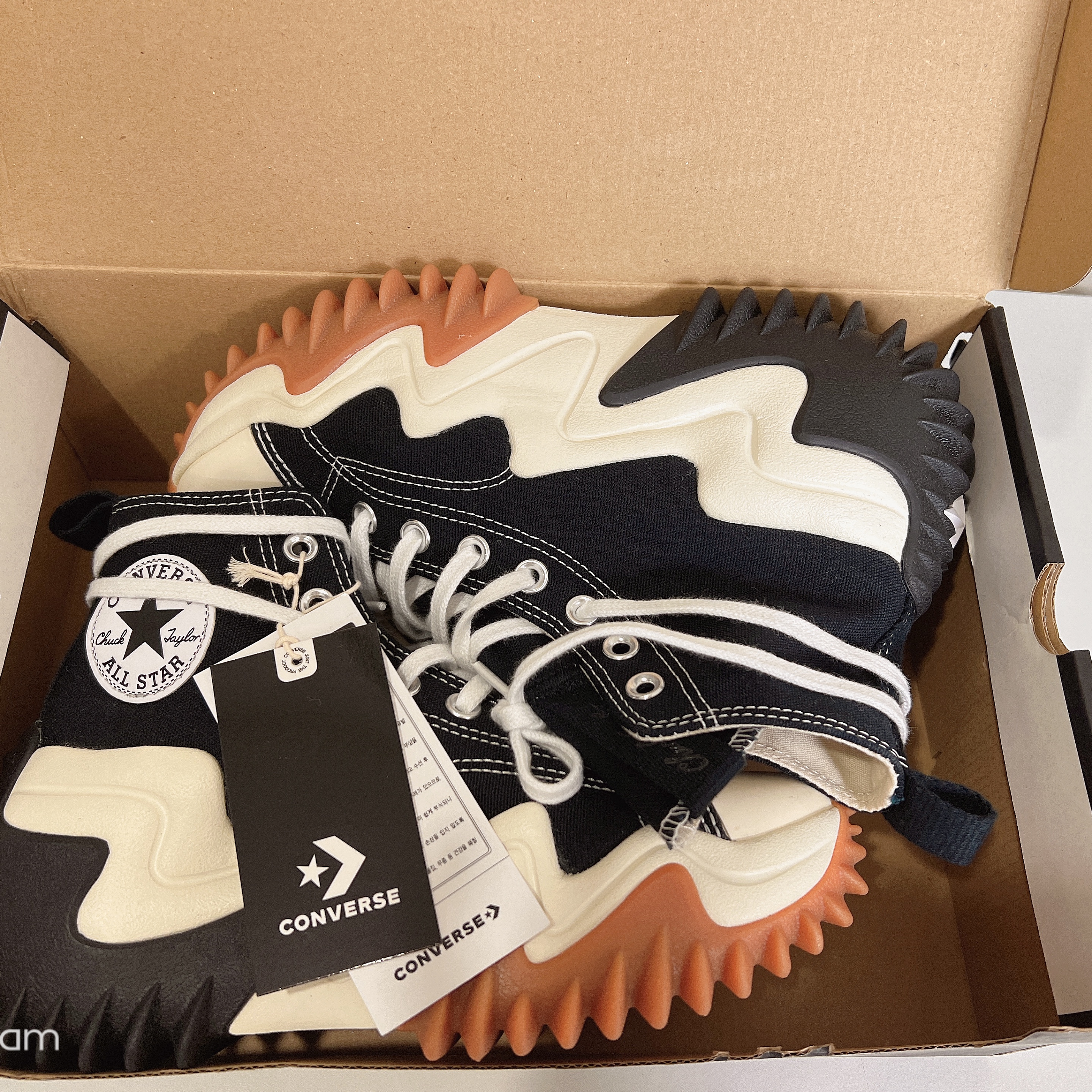 Converse Run Star Motion High Black 착용 스타일 - 3
