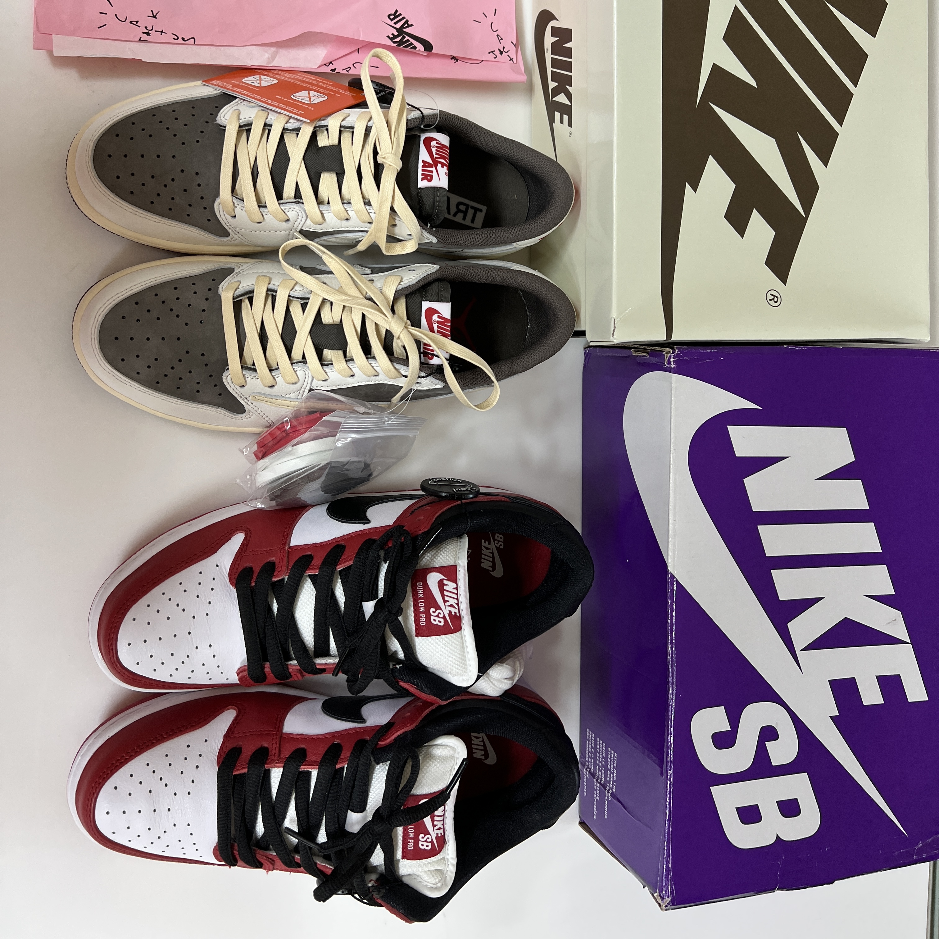 Jordan 1 x Travis Scott Retro Low OG SP Sail and Ridgerock, Nike SB Dunk Low Pro Chicago 착용 스타일 - 3