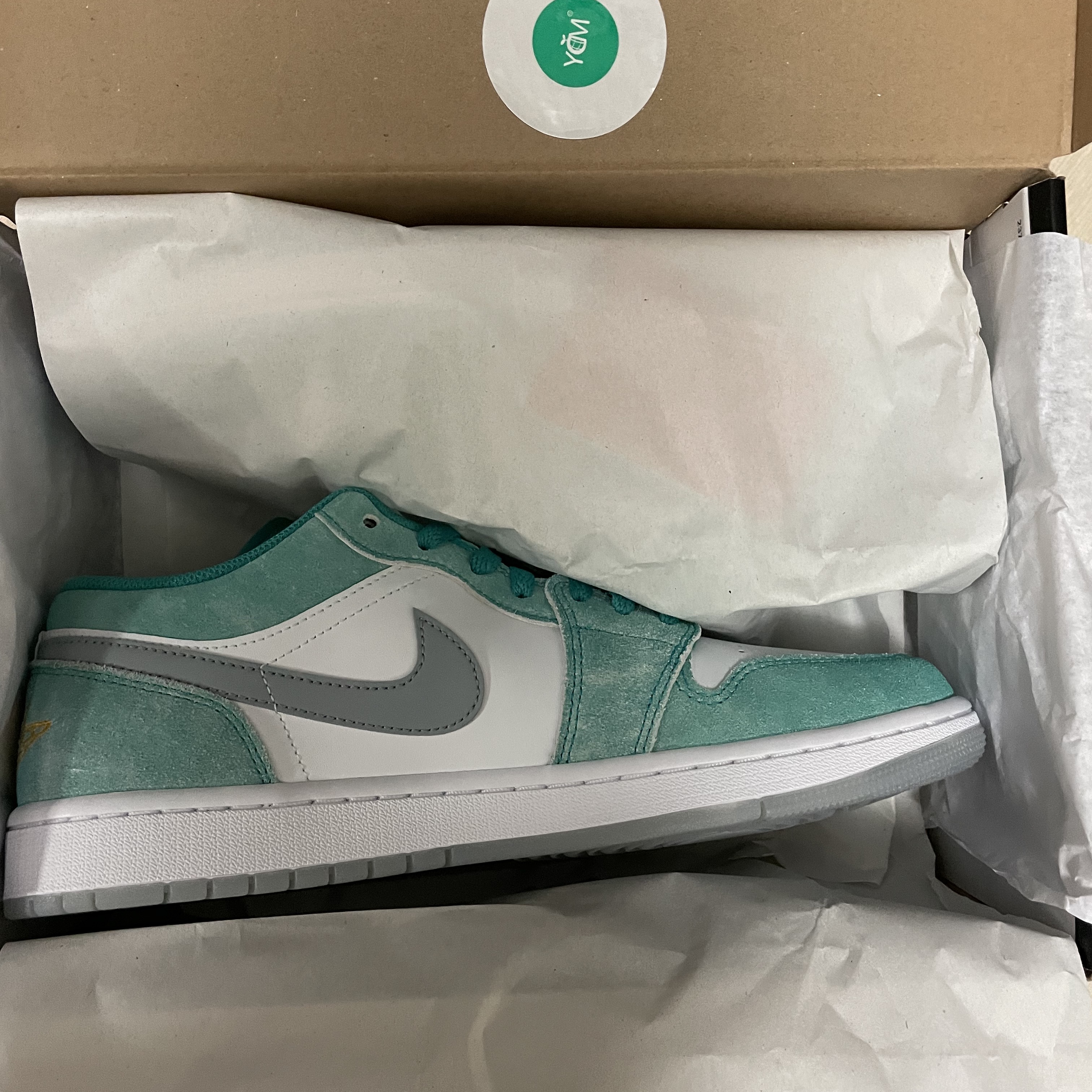 Jordan 1 Low SE New Emerald 착용 스타일 - 4