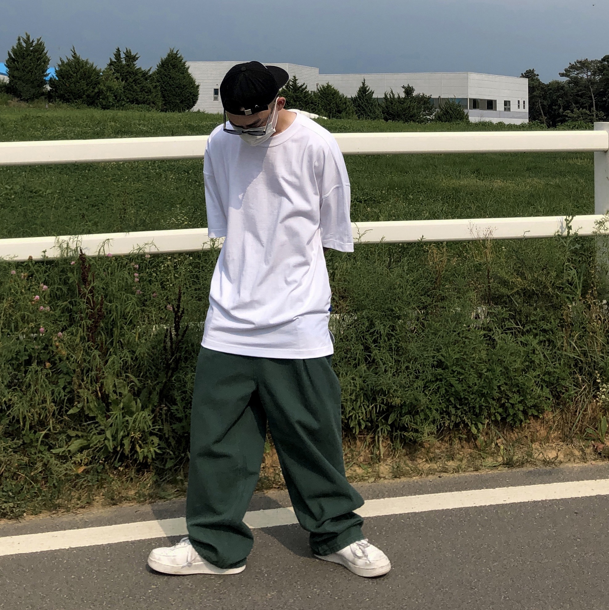Nike Air Force 1 '07 Low White 착용 스타일 - 2