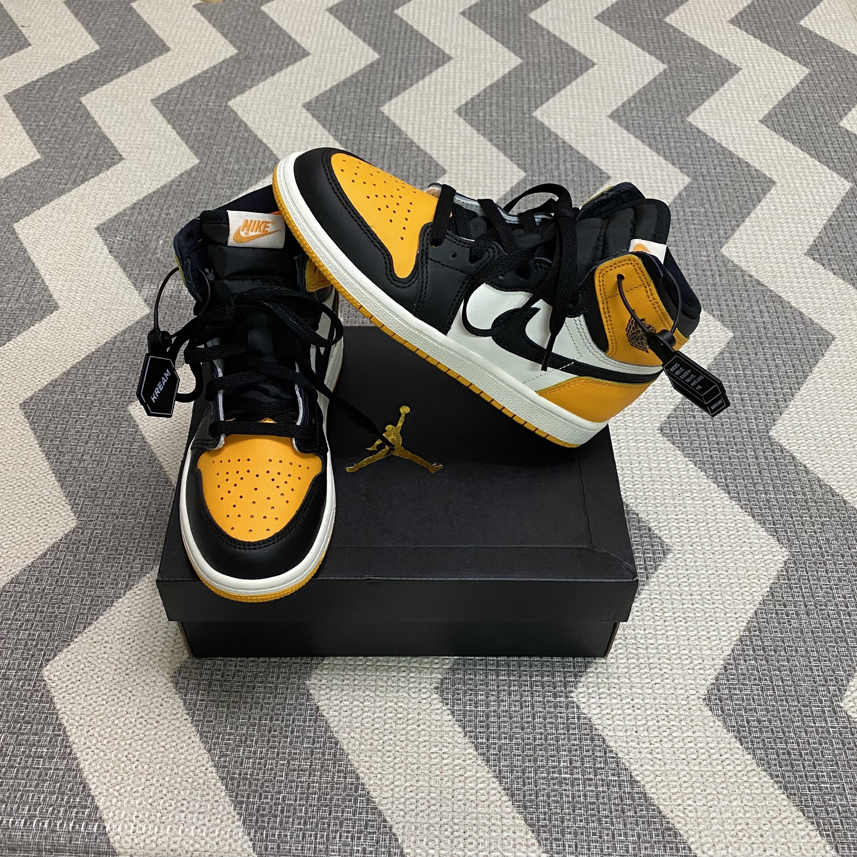 (PS) Jordan 1 Retro High OG Taxi, Jordan 1 Retro High OG Taxi 착용 스타일
