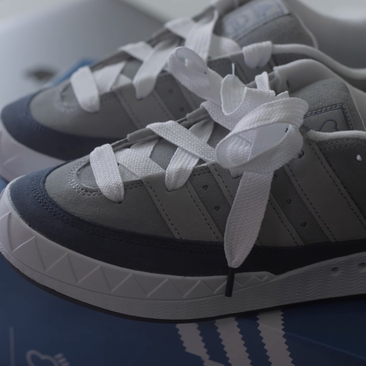 Adidas x Human Made Adimatic Gray 착용 스타일