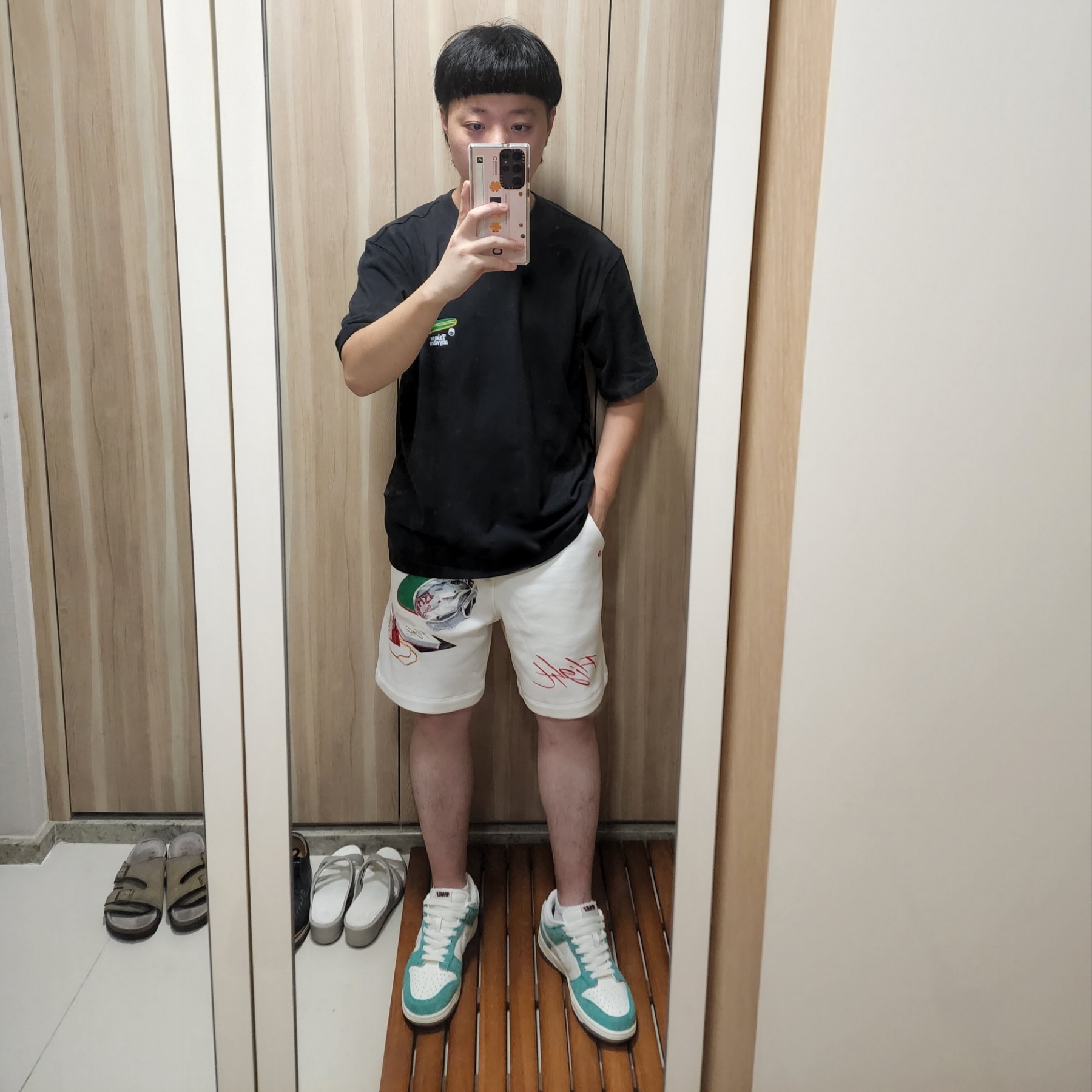 Nike x Kasina Dunk Low Road Sign - Kasina Exclusive, Jordan Flight Artist Series By Jacob Rochester Fleece Shorts Sail - Asia 착용 스타일 - 1