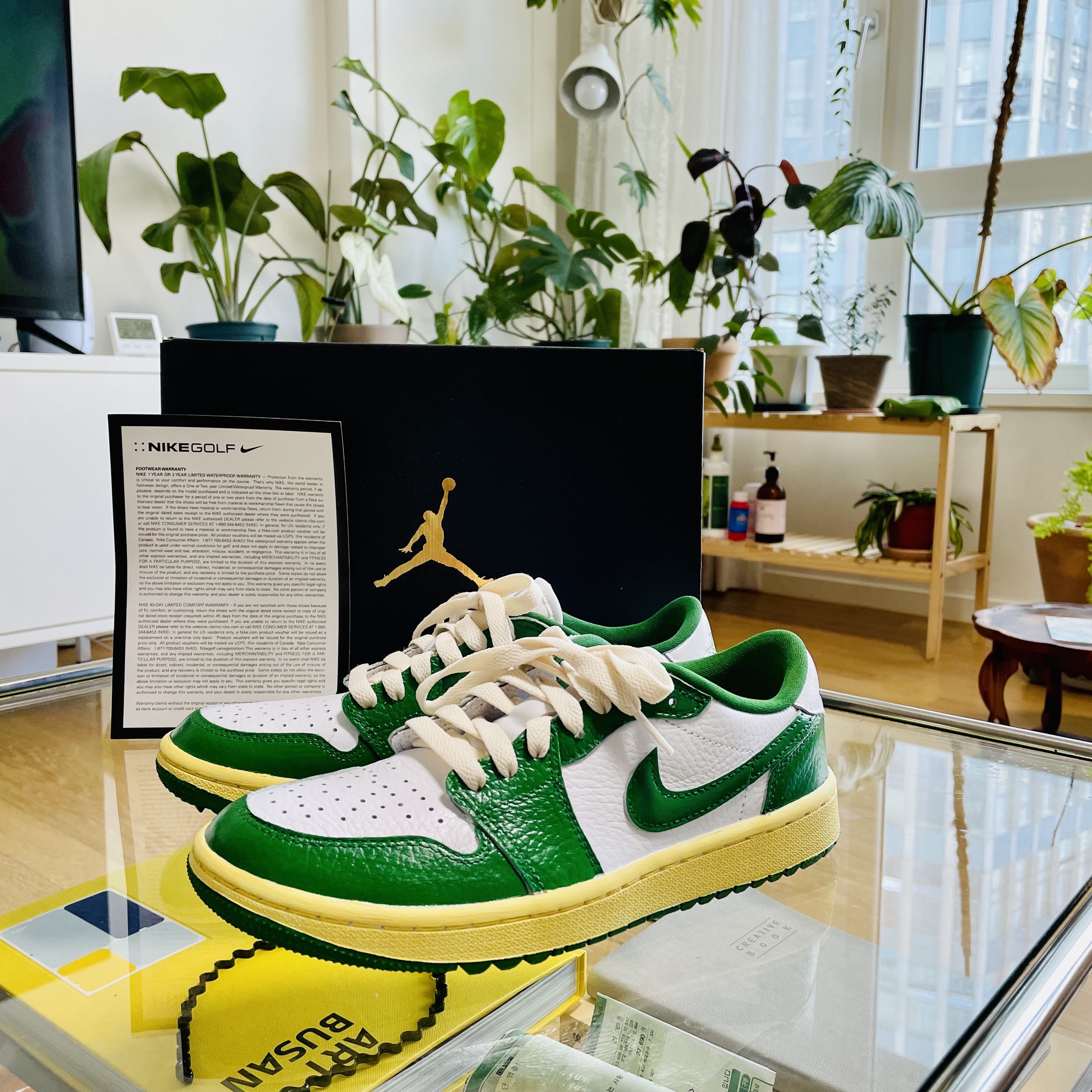 Jordan 1 Low Golf Triple White 착용 스타일 - 1