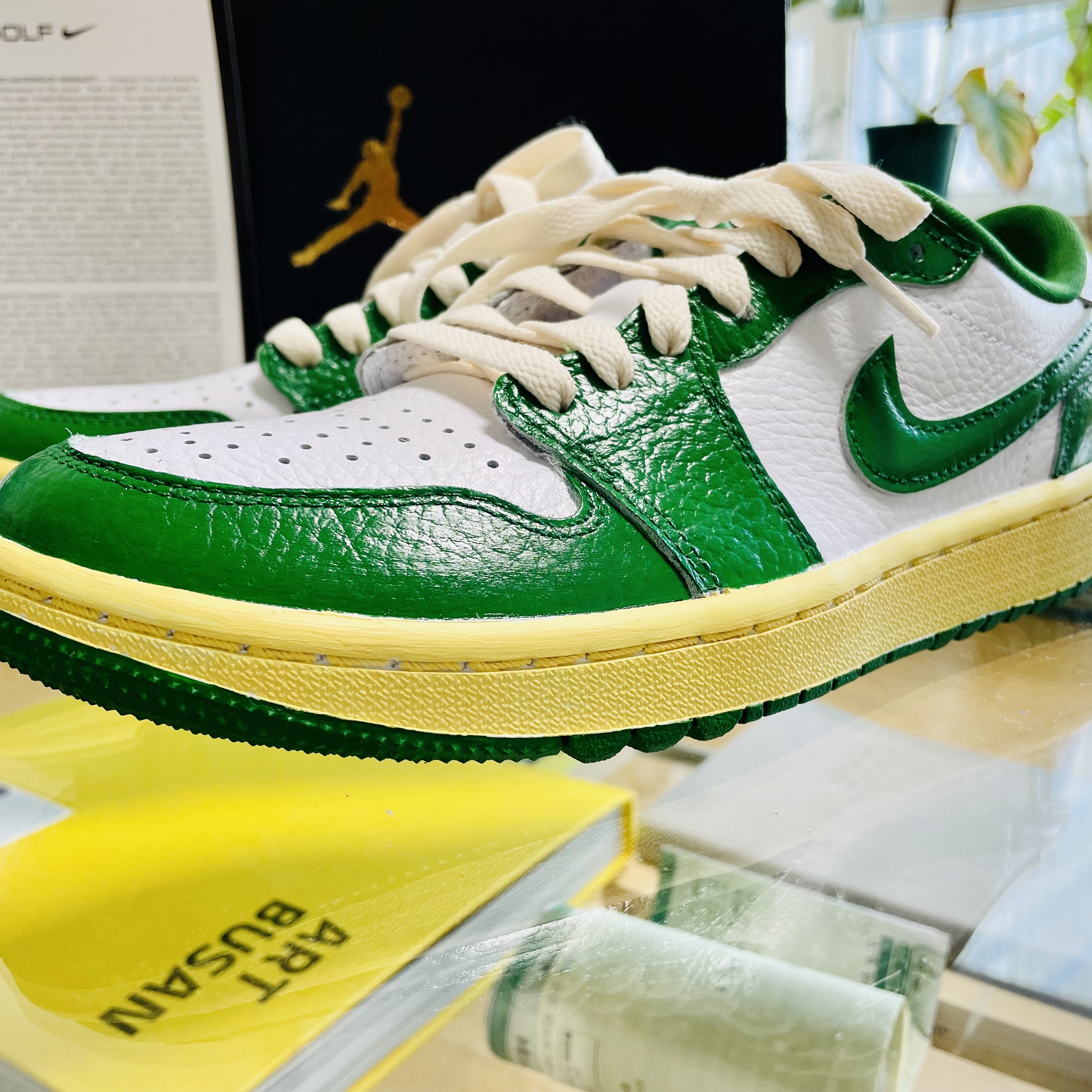 Jordan 1 Low Golf Triple White 착용 스타일 - 2