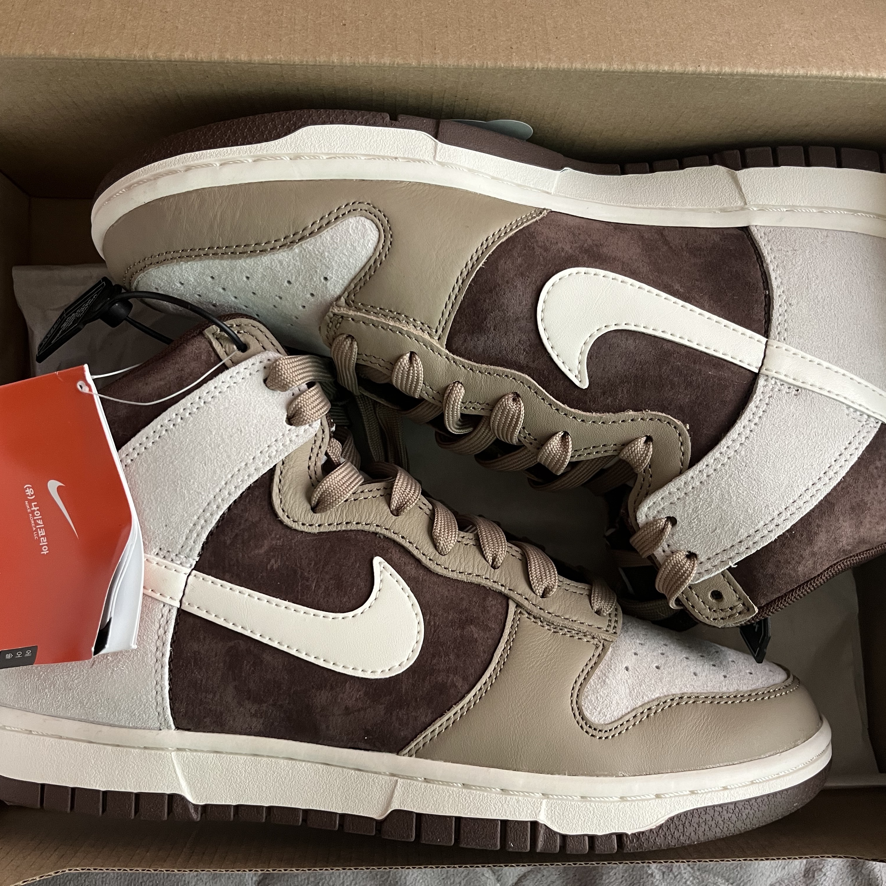 Nike Dunk High Retro PRM Light Chocolate 착용 스타일