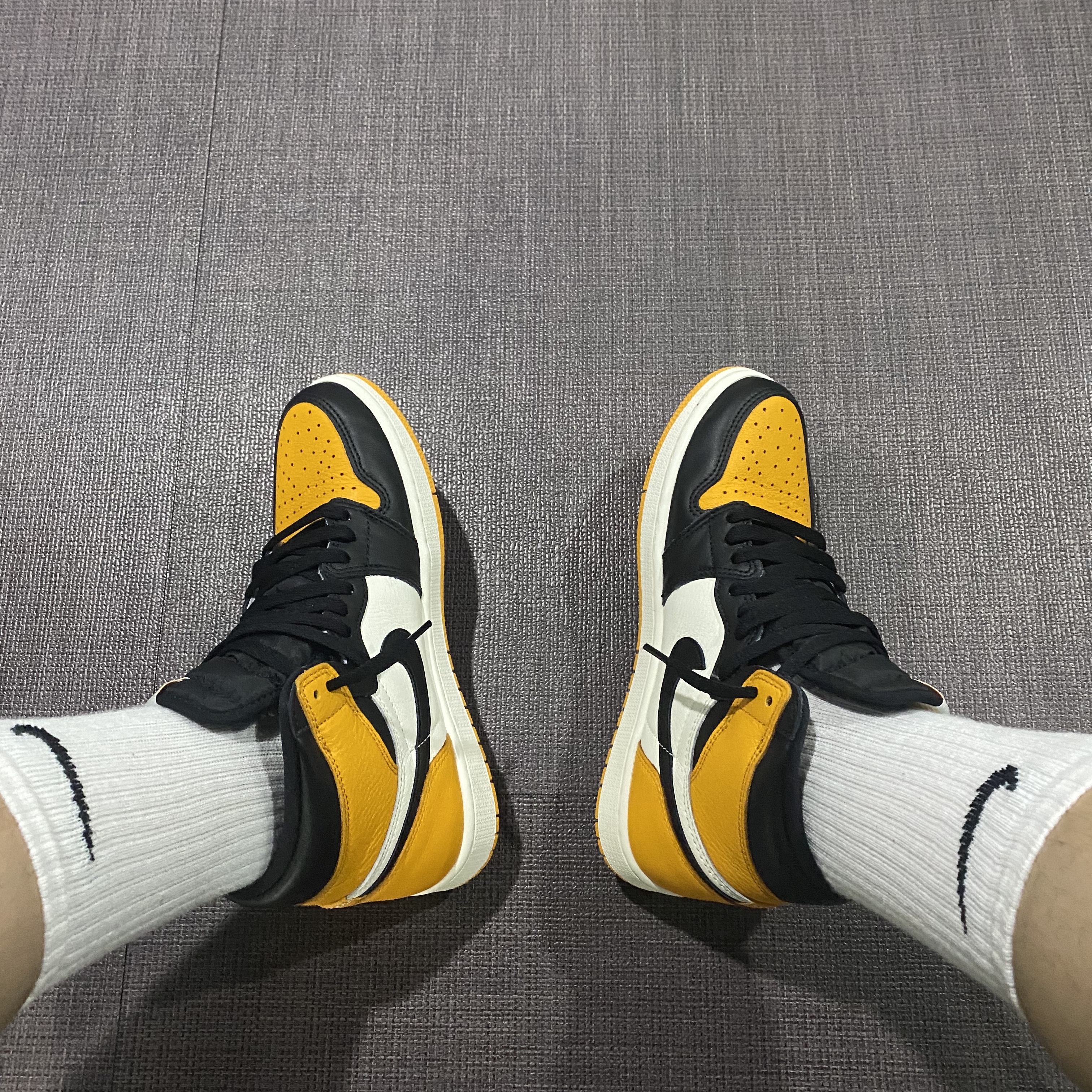 Jordan 1 Retro High OG Taxi 착용 스타일 - 1