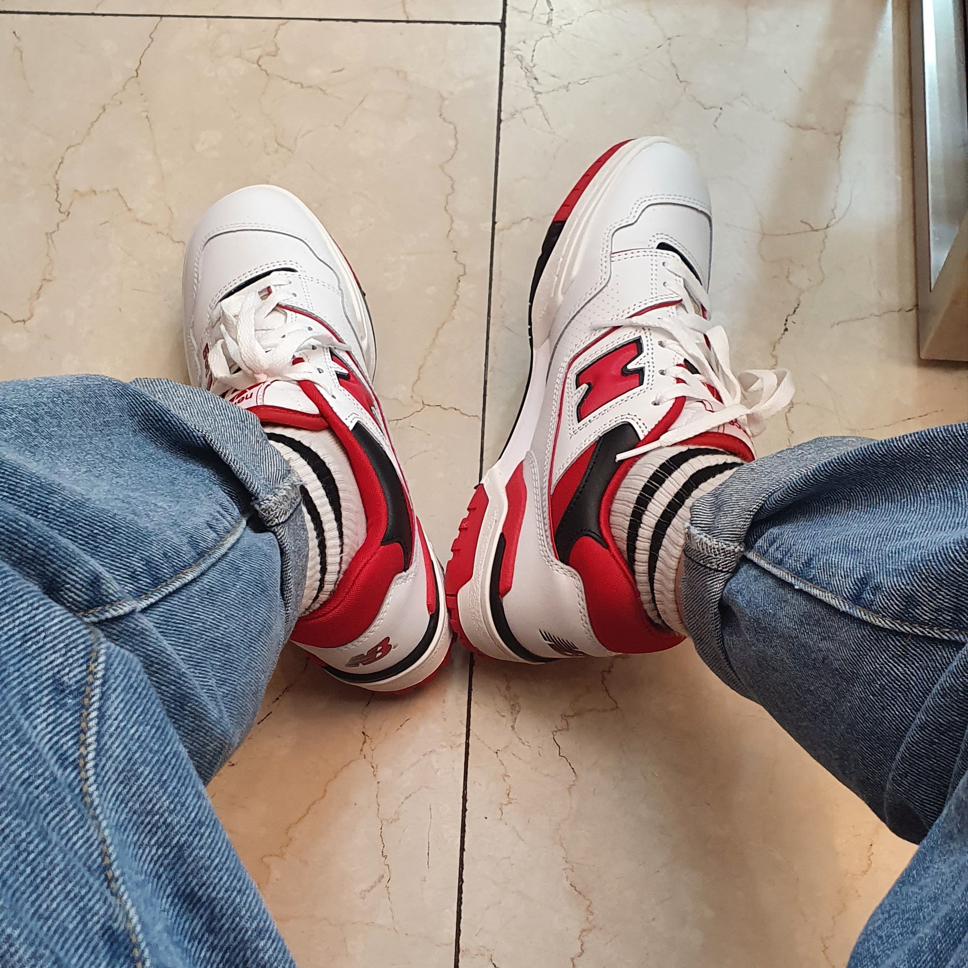 New Balance 550 White Red - 2E Wide 착용 스타일 - 1
