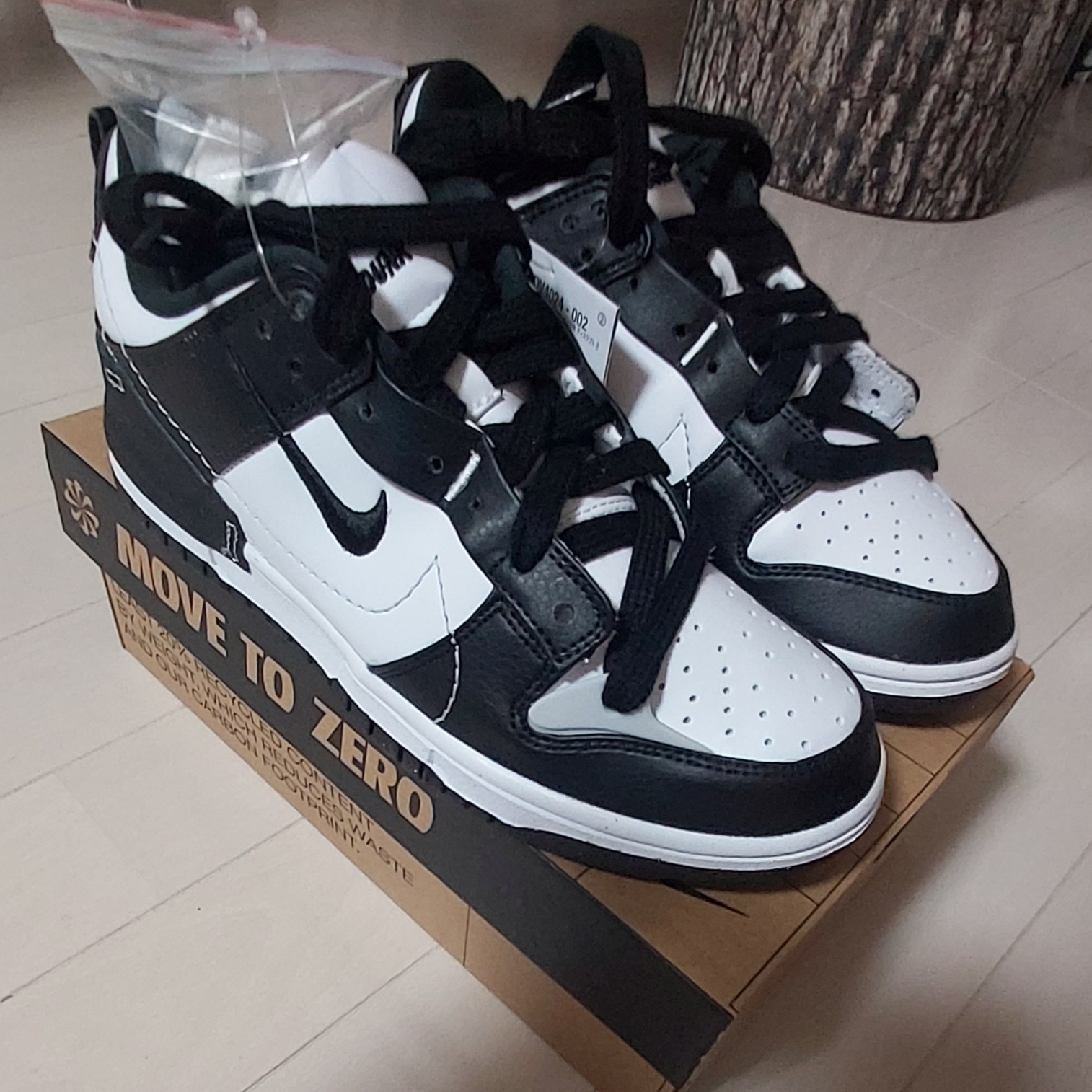 (W) Nike Dunk Low Disrupt 2 Black White 착용 스타일