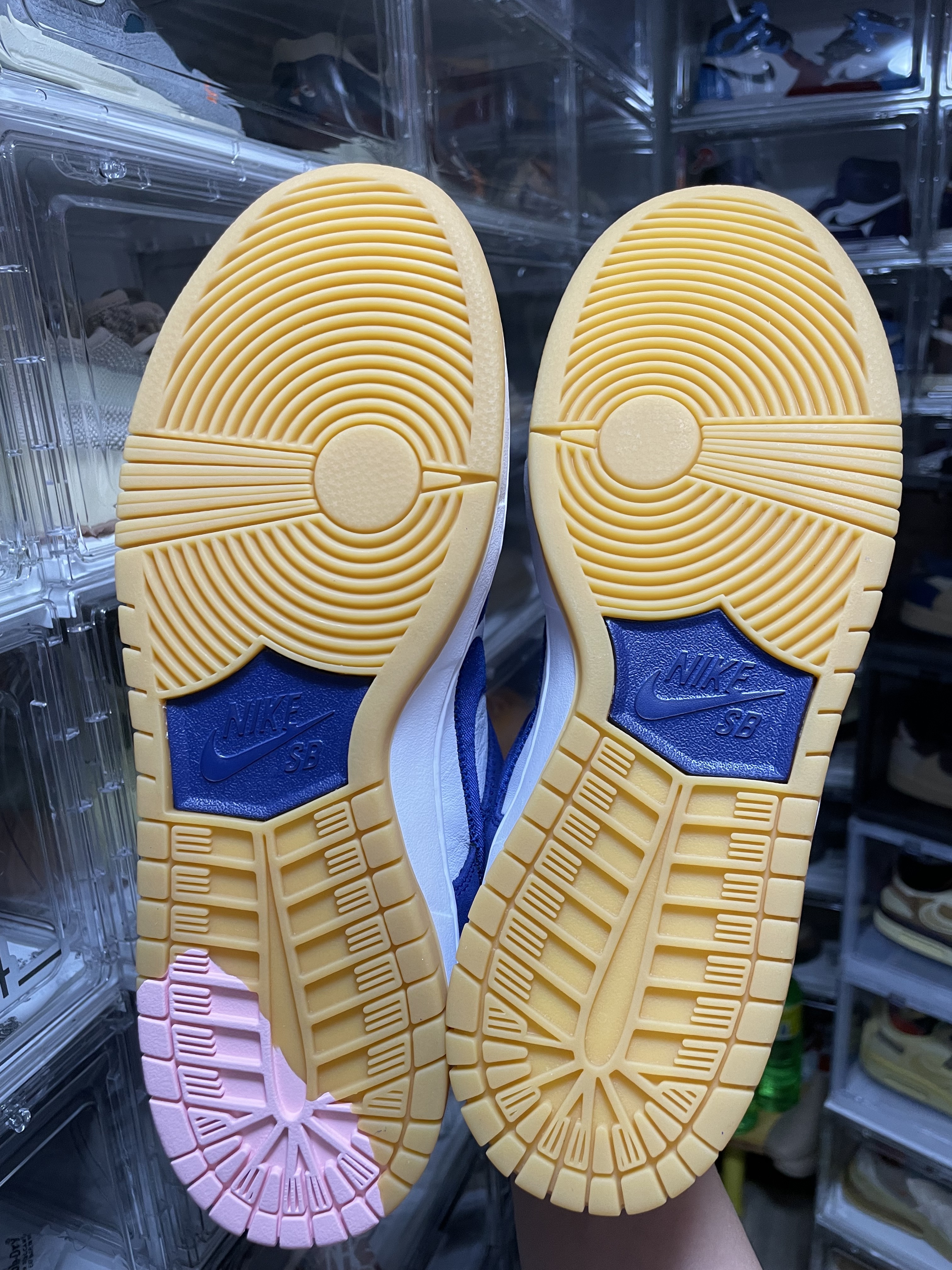 Nike x Supreme SB Dunk Low Hyper Blue, Nike SB Dunk Low Pro Premium Deep Royal Blue 착용 스타일 - 4