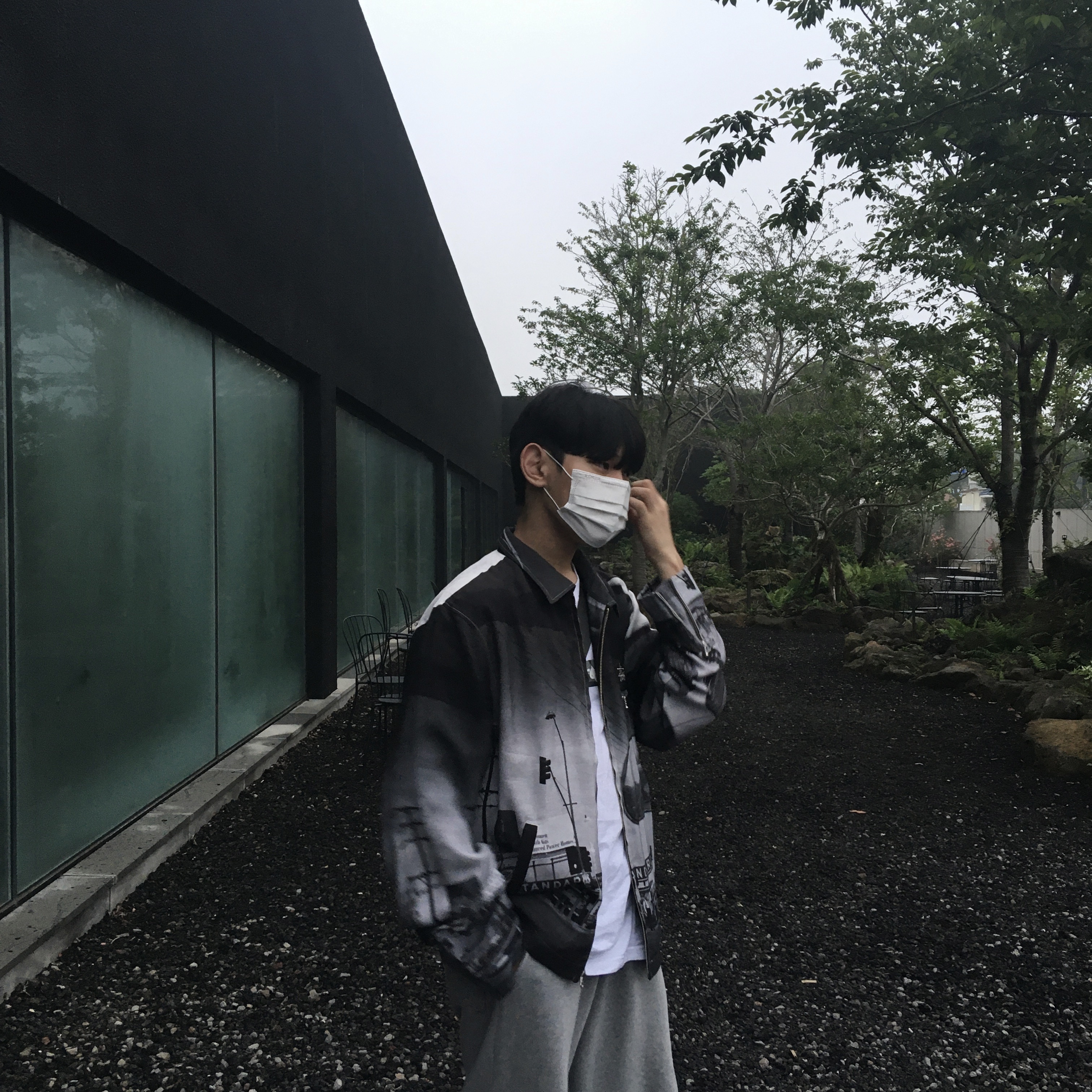 Stussy Hopper Jacket Black, Supreme x Emilio Pucci Box Logo T-Shirt White Black - 21SS 착용 스타일 - 2
