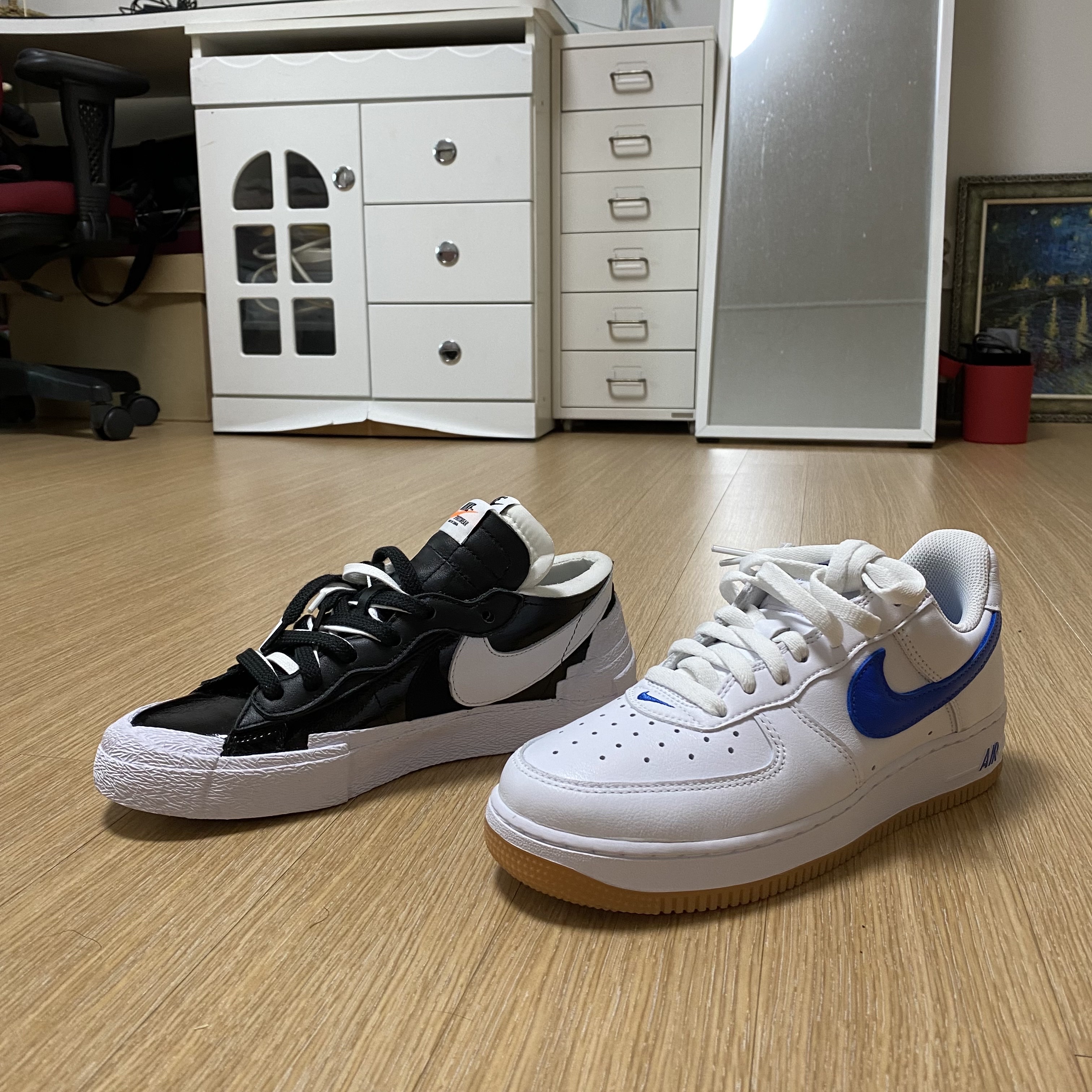 Nike x Sacai Blazer Low Black Patent Leather, Nike Air Force 1 Low Retro Color of the Month Varsity Royal 착용 스타일