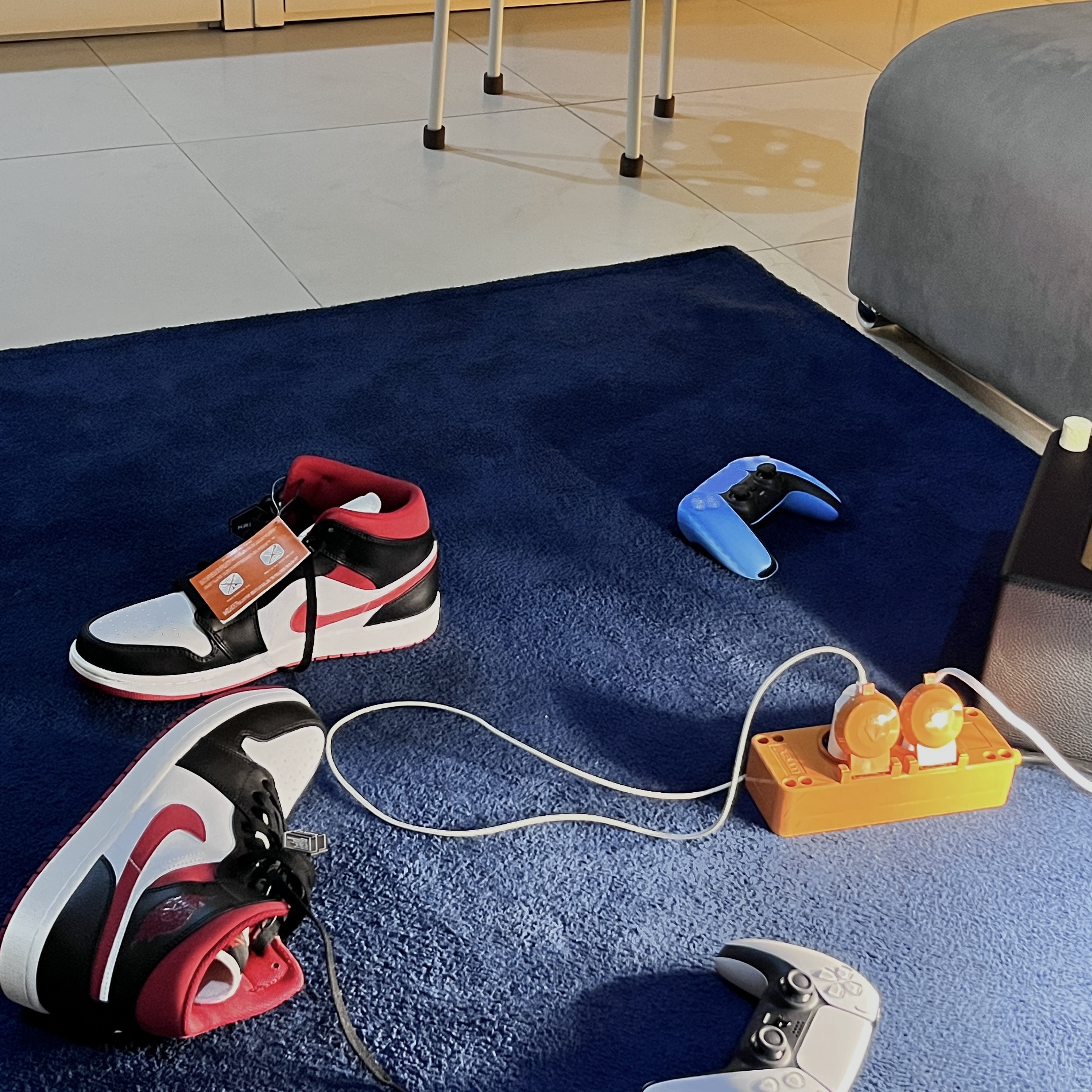 Jordan 1 x Travis Scott x Fragment Retro Low OG SP Military Blue, Jordan 1 Mid Gym Red Black White 착용 스타일 - 2
