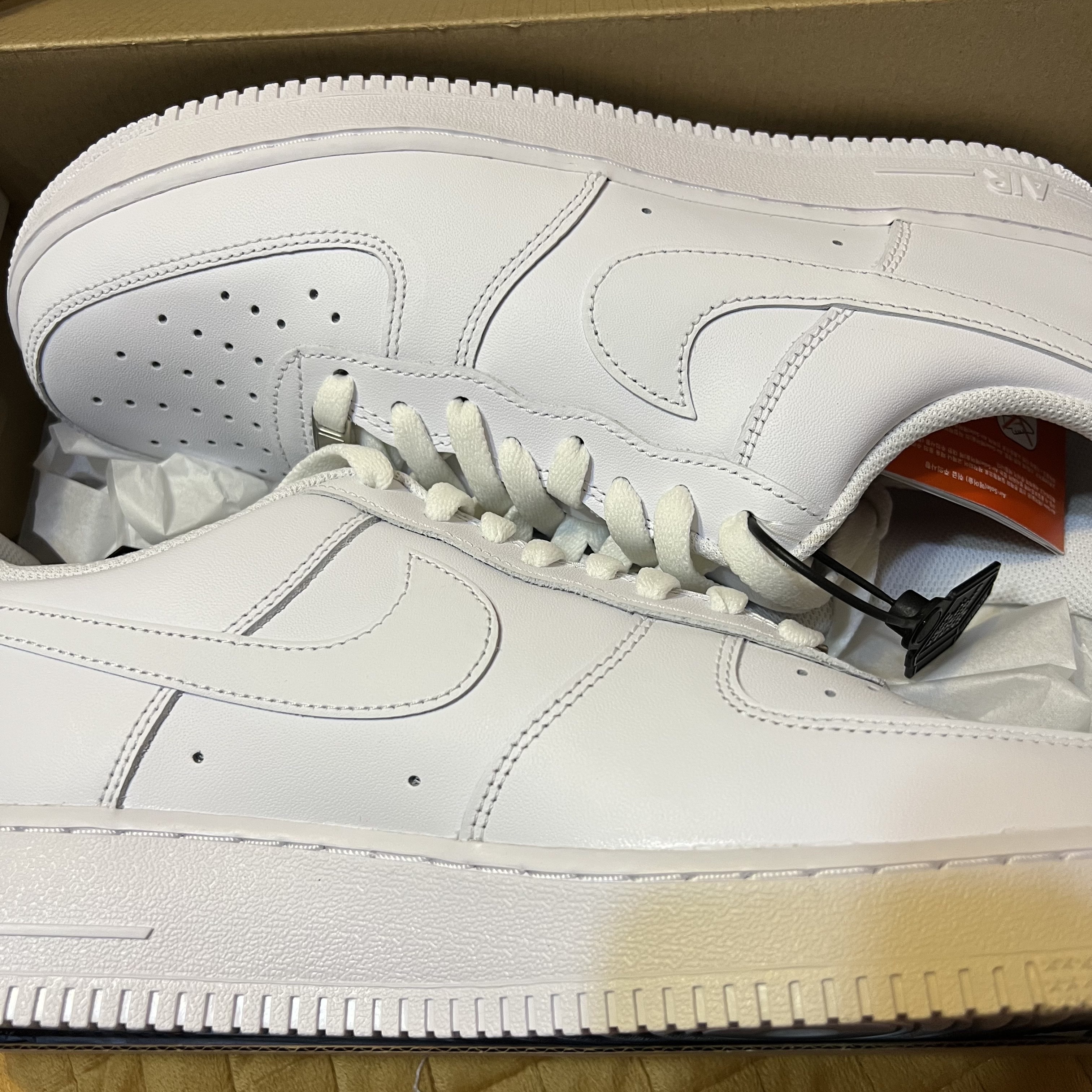 Nike Air Force 1 '07 Low White 착용 스타일 - 1
