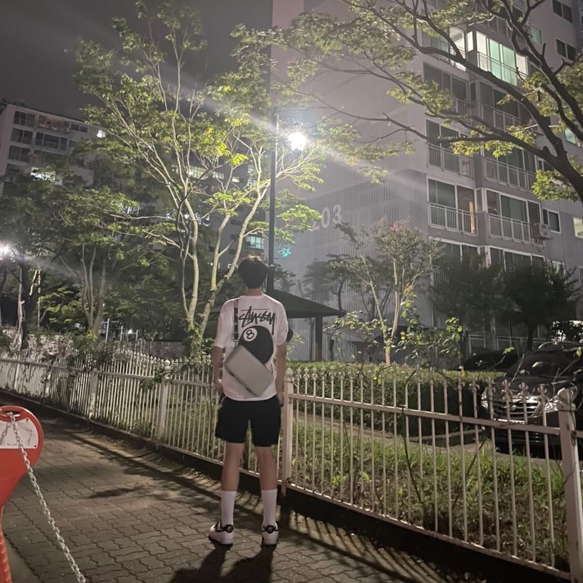Stussy 8 Ball T-Shirt White - 22SS, Off-White x Amore Pacific Protection Box (Without Cosmetics) 착용 스타일