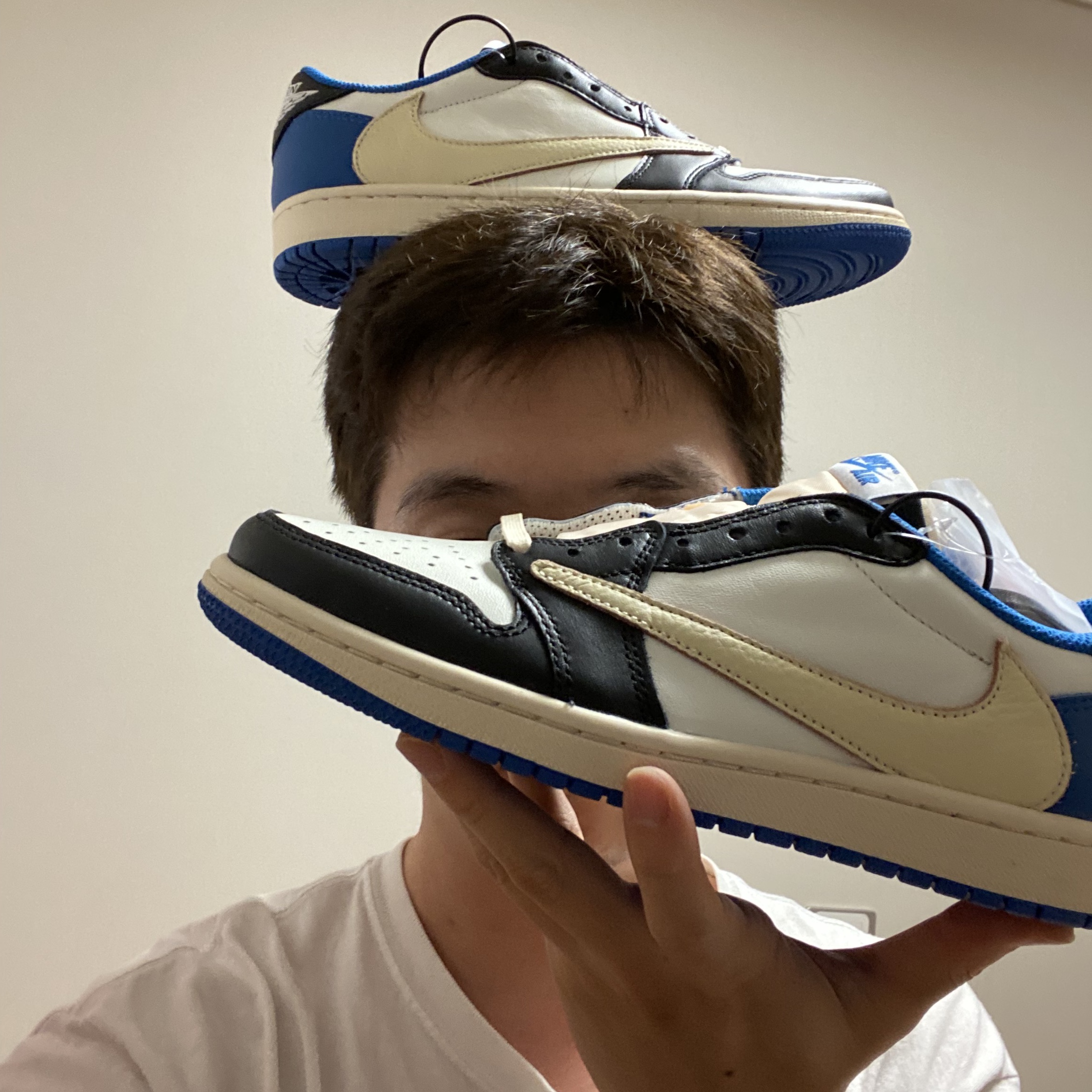 Jordan 1 x Travis Scott x Fragment Retro Low OG SP Military Blue 착용 스타일
