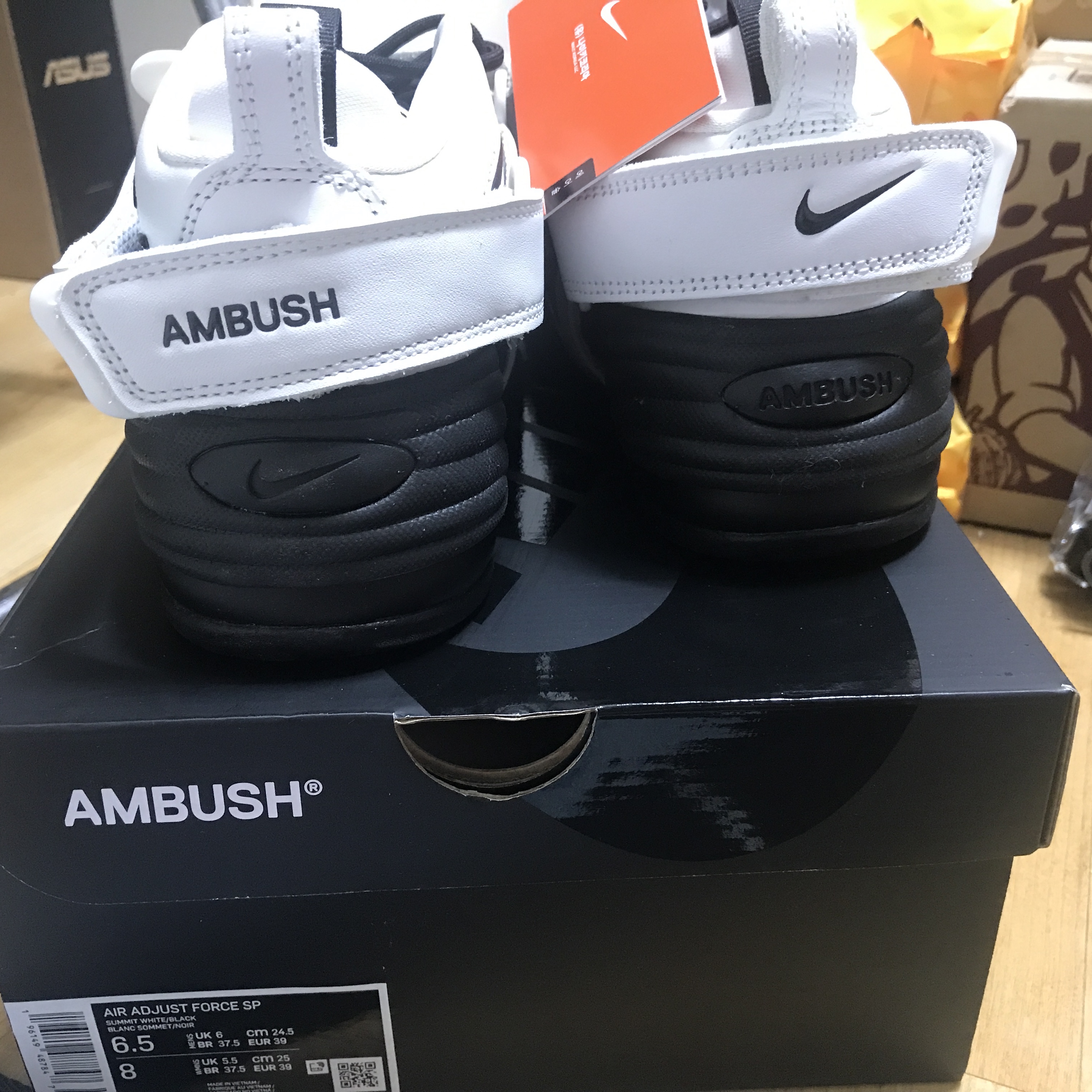 Nike x Ambush Air Adjust Force SP Summit White and Black 착용 스타일 - 3