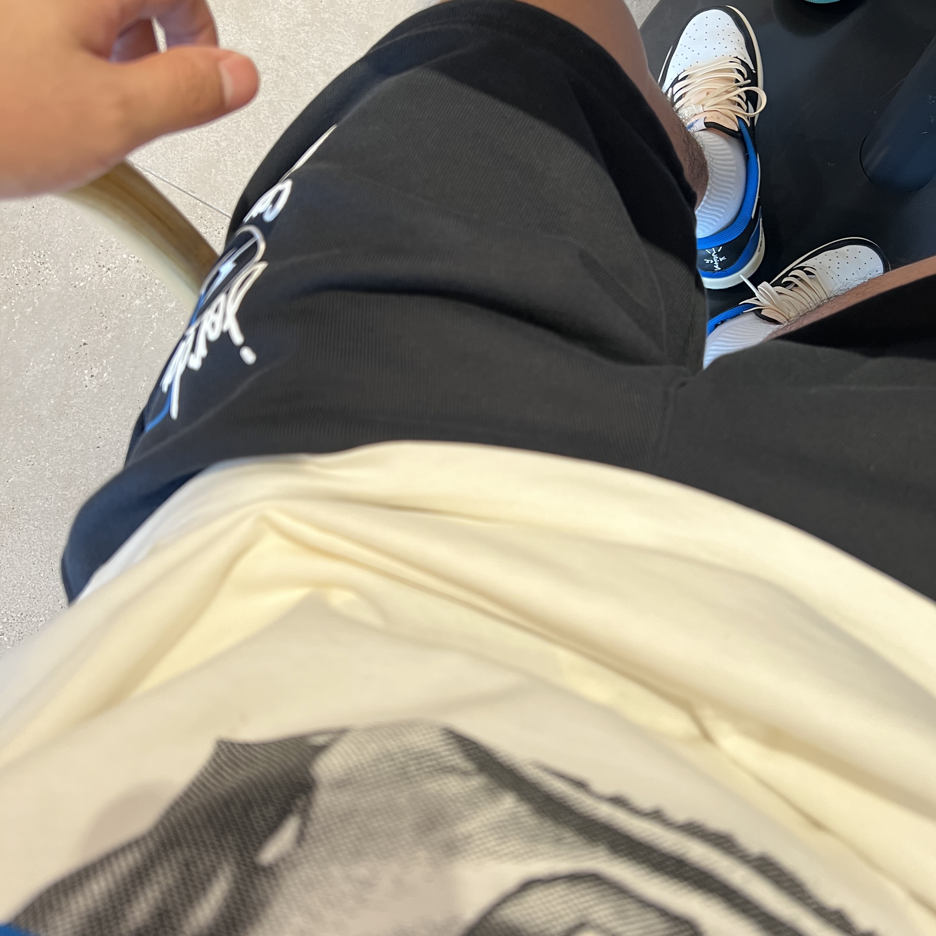 Jordan 1 x Travis Scott x Fragment Retro Low OG SP Military Blue, Jordan x Travis Scott x Fragment T-Shirt Sail (DJ0619-133) 착용 스타일
