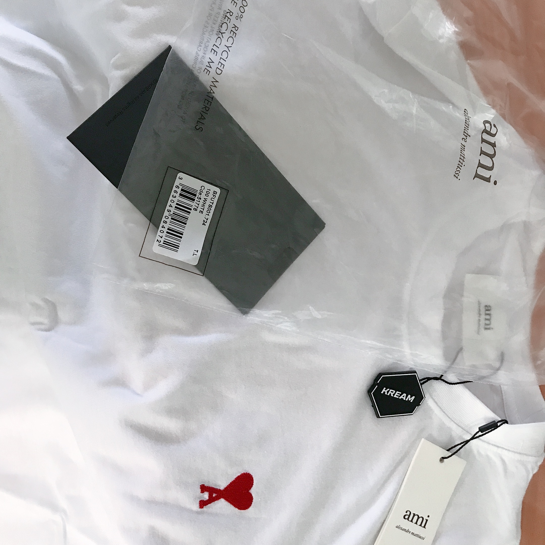 AMI de Coeur T-Shirt White 착용 스타일