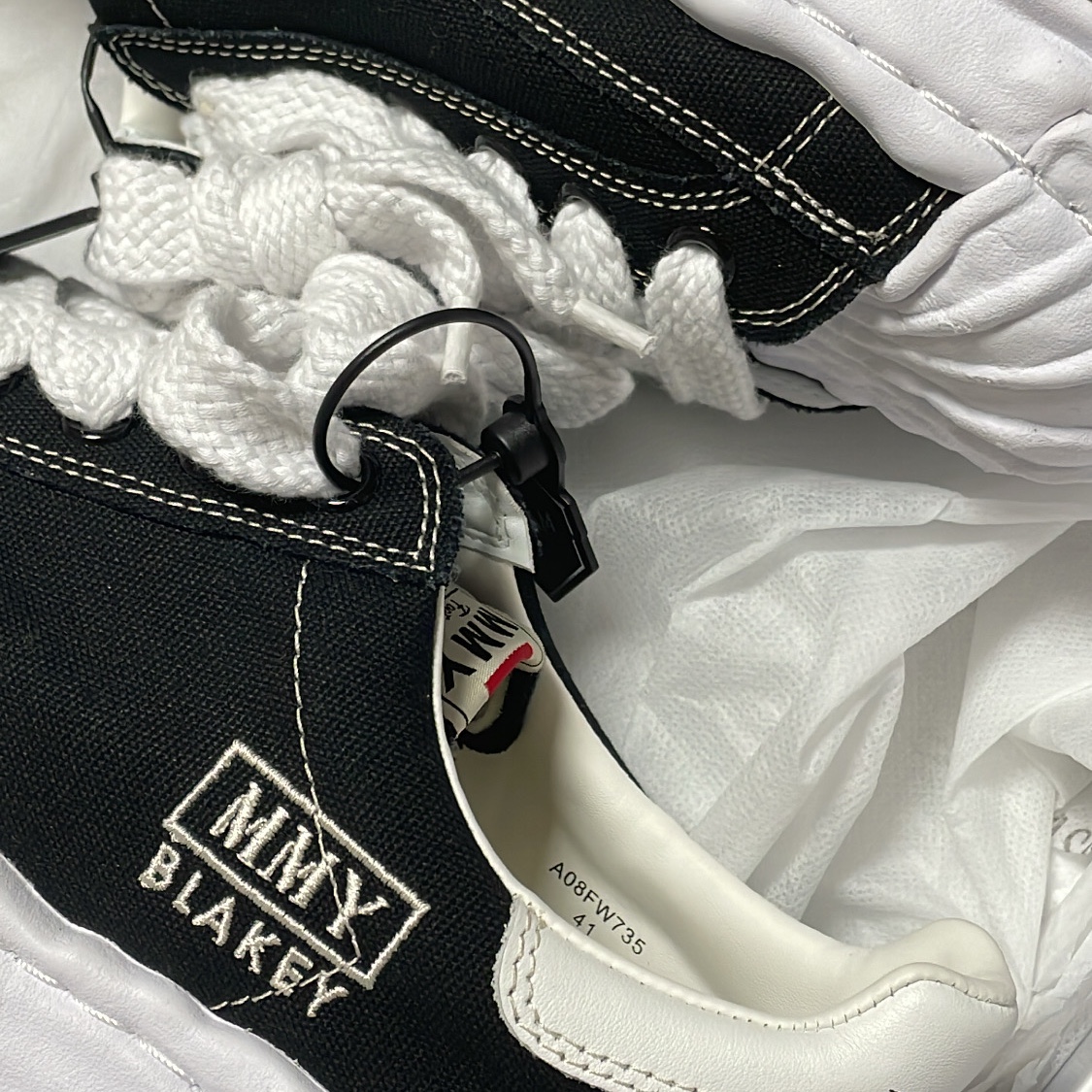 Maison Mihara Yasuhiro Blakey OG Sole Canvas Low-top Sneakers Black White 착용 스타일