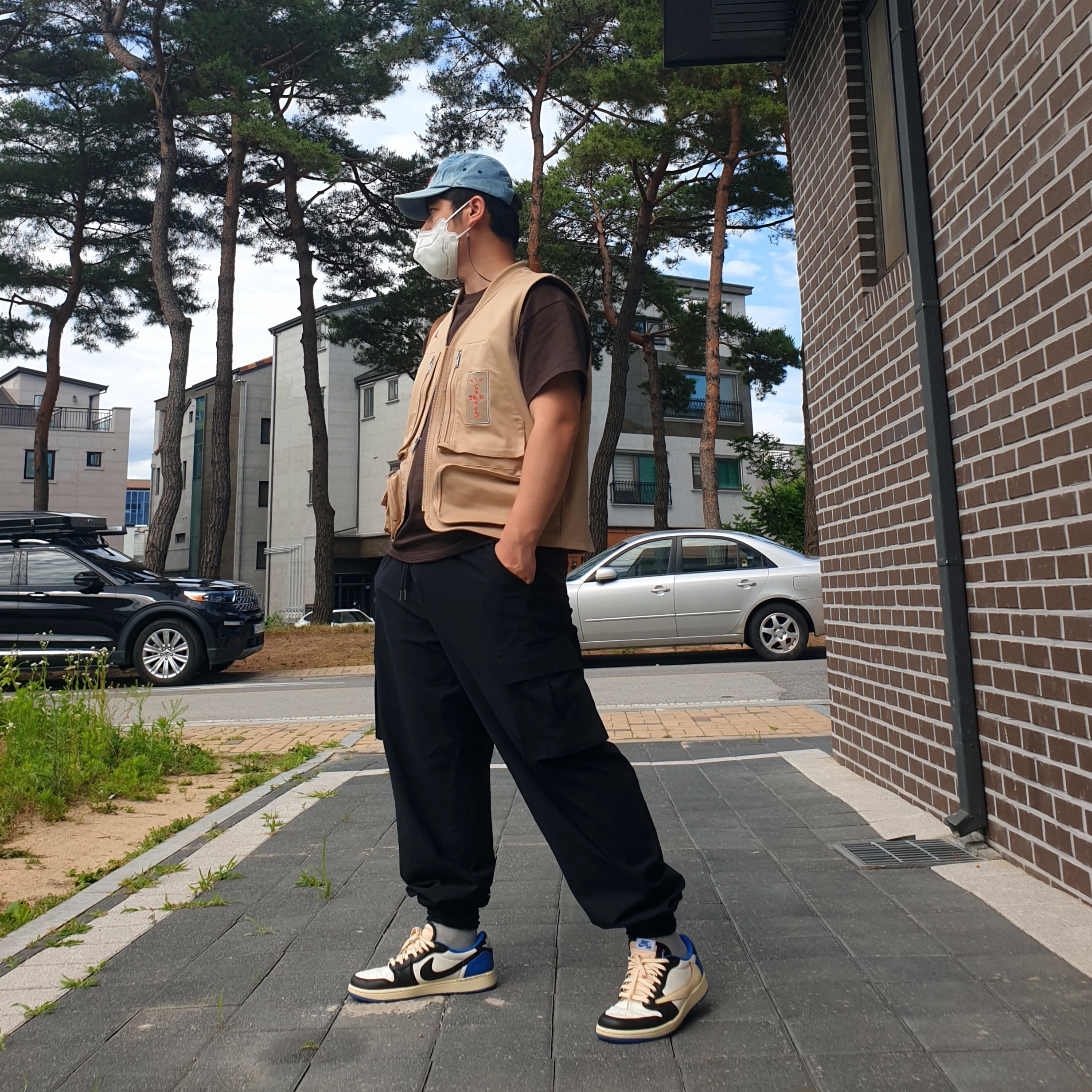 Jordan 1 x Travis Scott x Fragment Retro Low OG SP Military Blue 착용 스타일