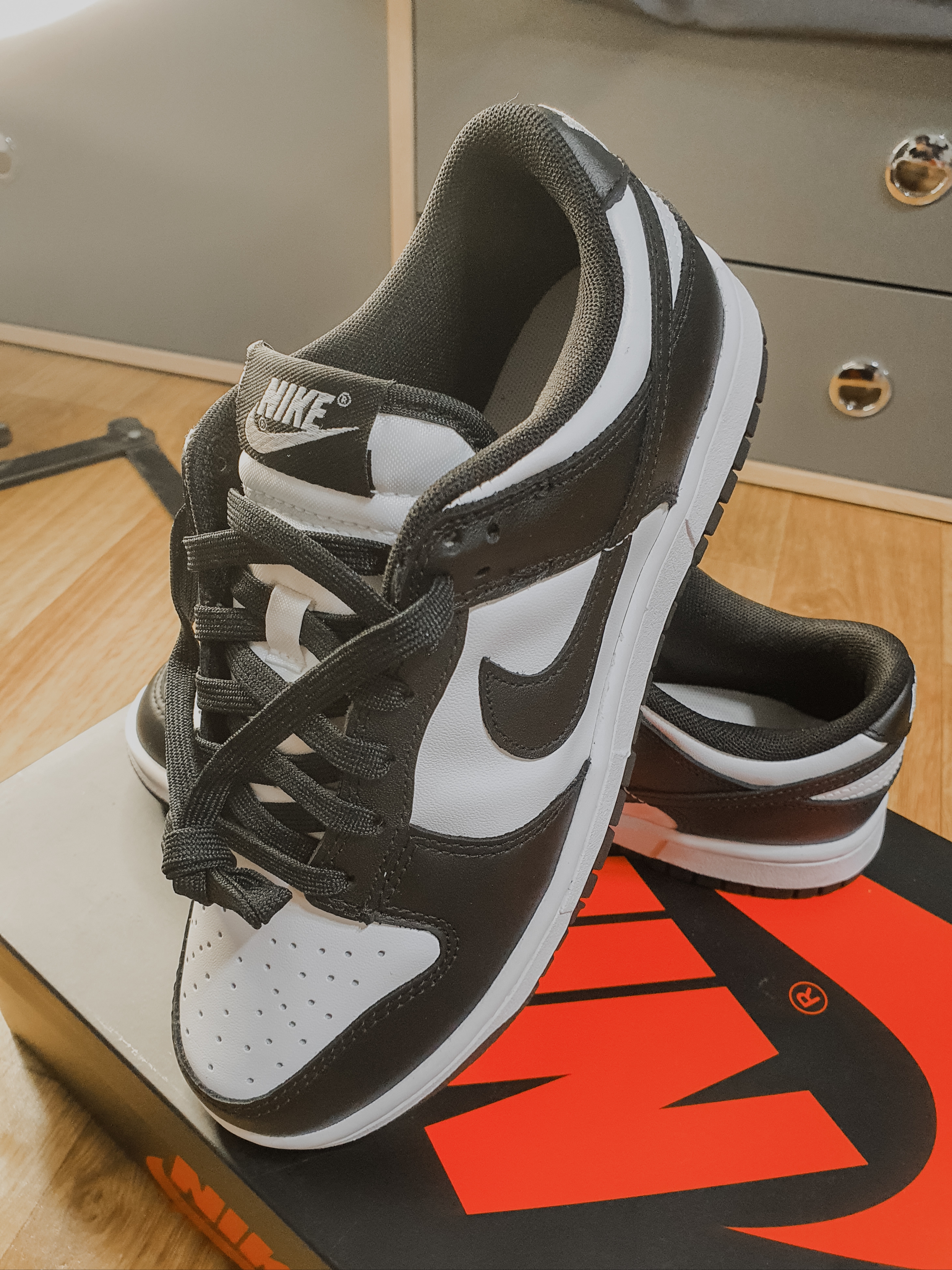 Nike Dunk Low Retro Black 착용 스타일 - 1