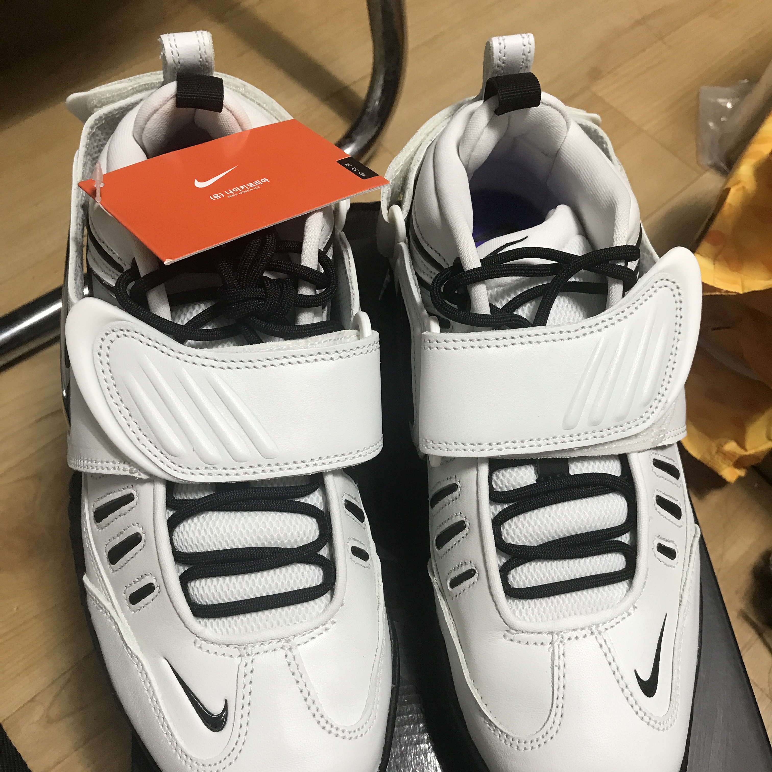 Nike x Ambush Air Adjust Force SP Summit White and Black 착용 스타일 - 2