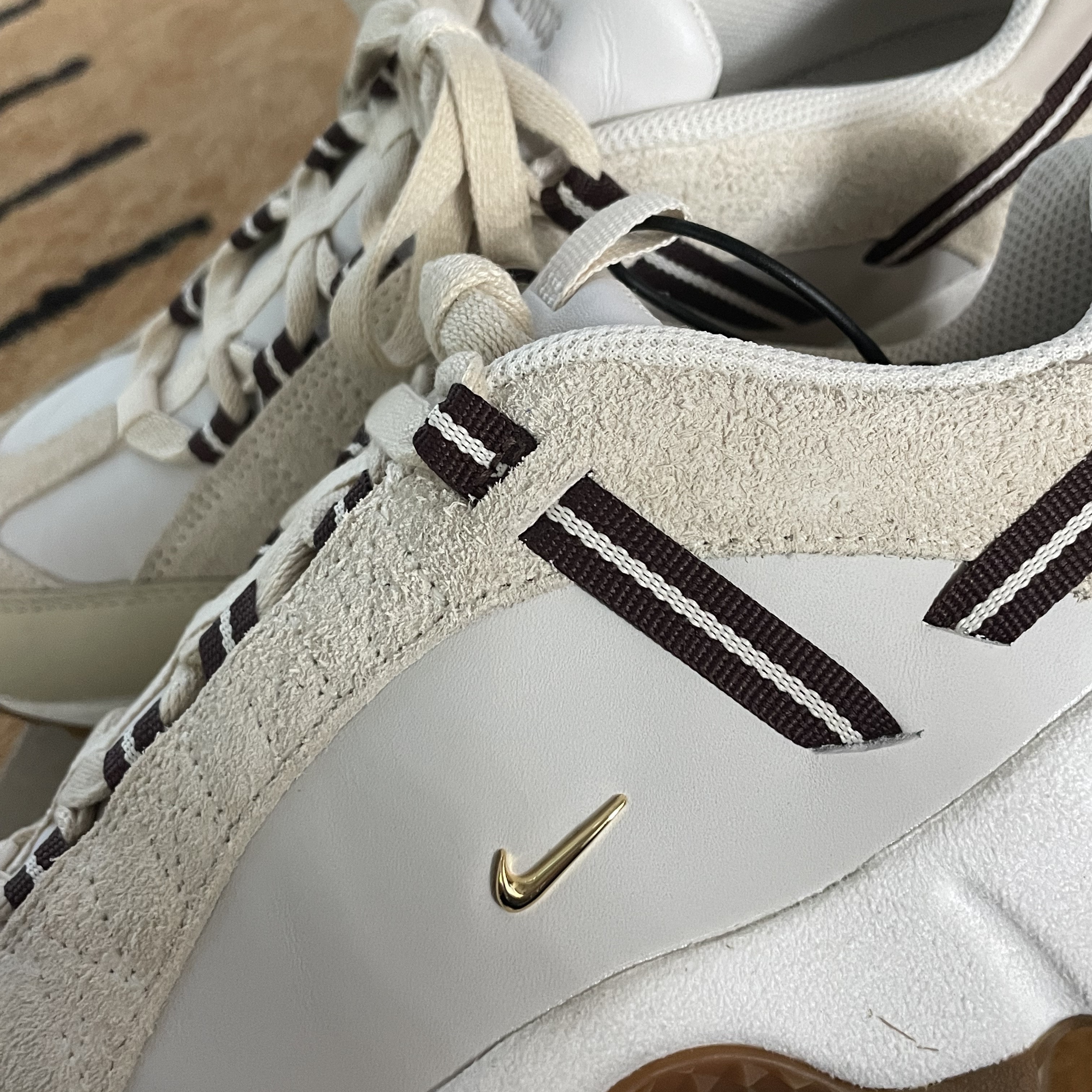 Nike x Jacquemus Air Humara LX Light Bone and Gold 착용 스타일 - 3