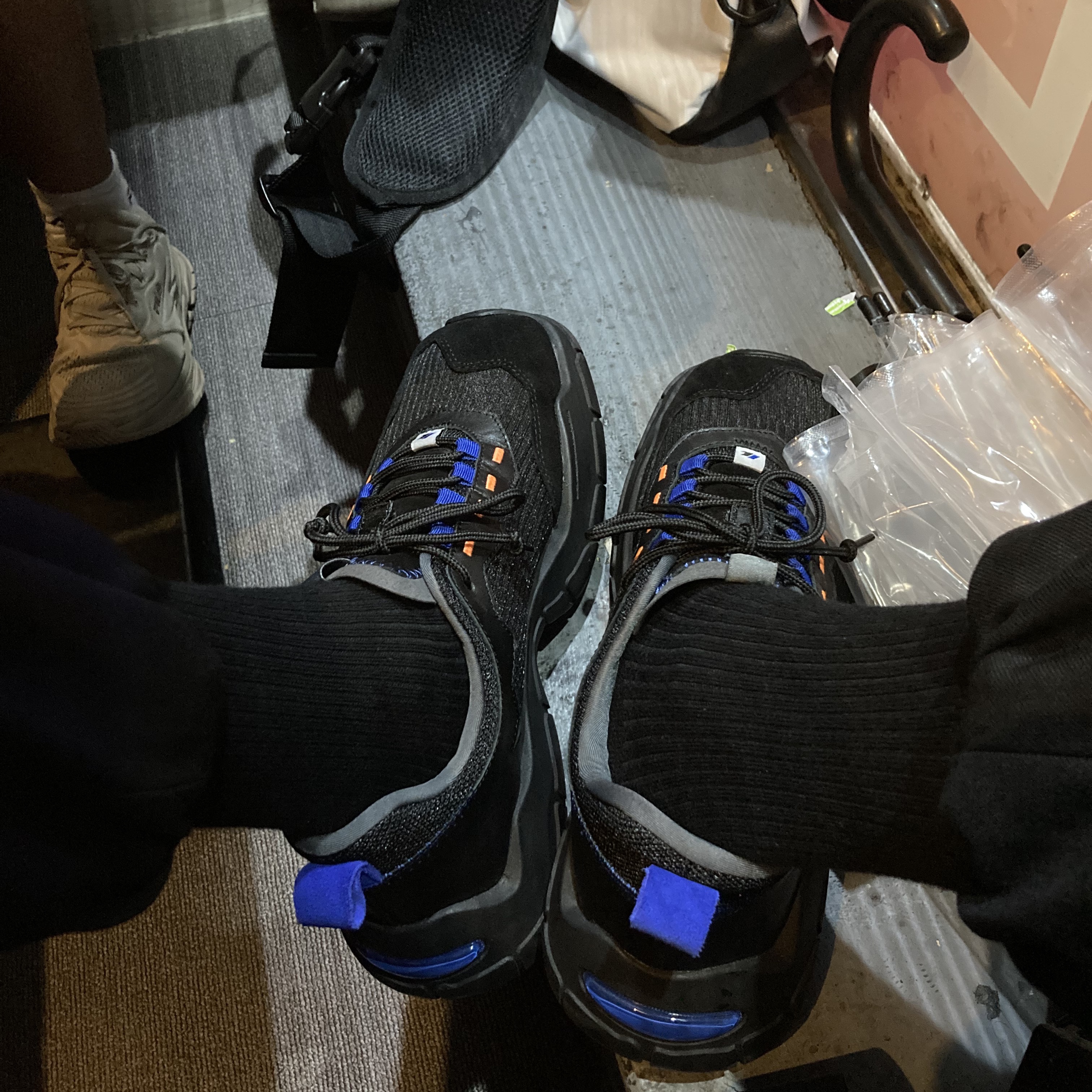 Zara x Ader Error Sneakers Black 착용 스타일