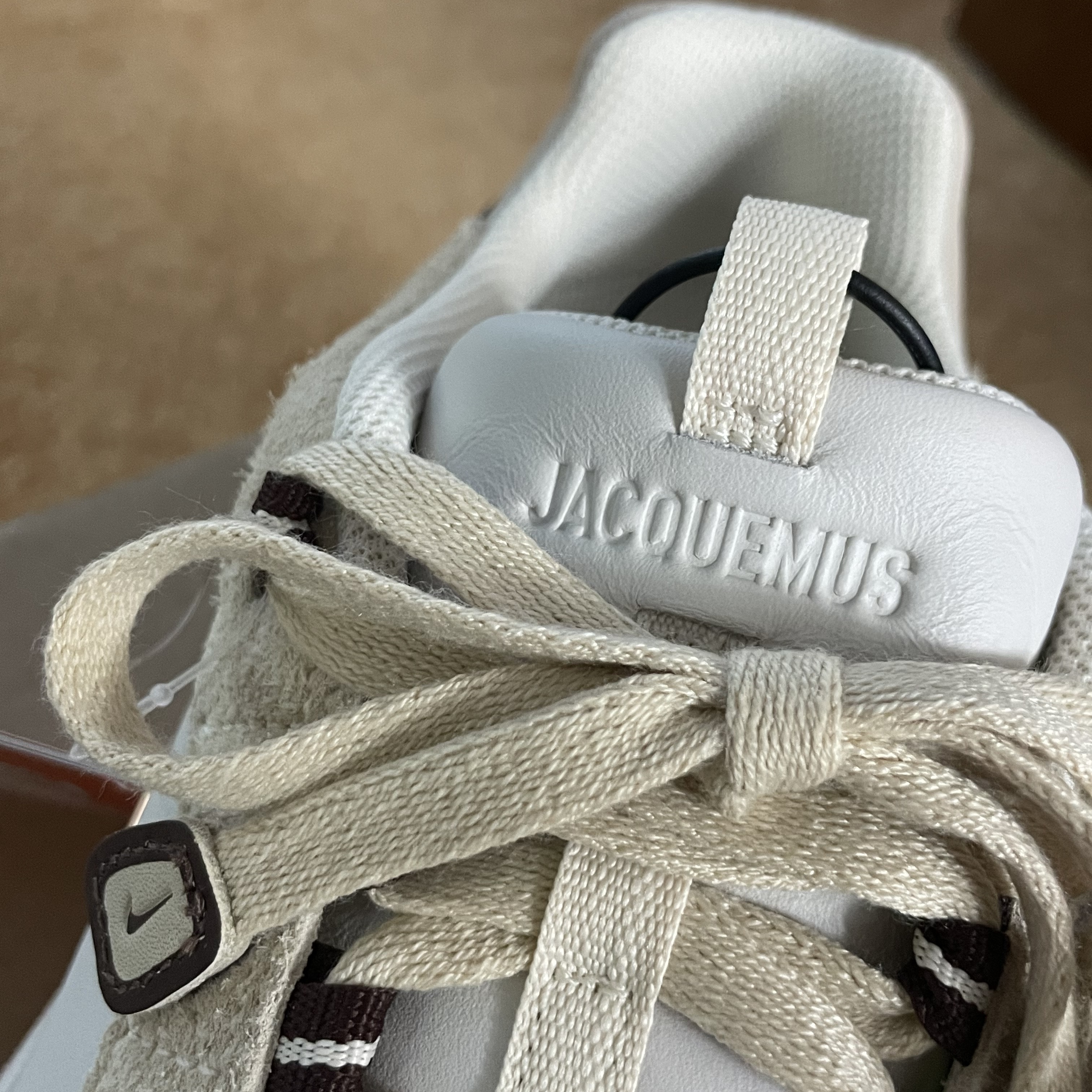Nike x Jacquemus Air Humara LX Light Bone and Gold 착용 스타일 - 2