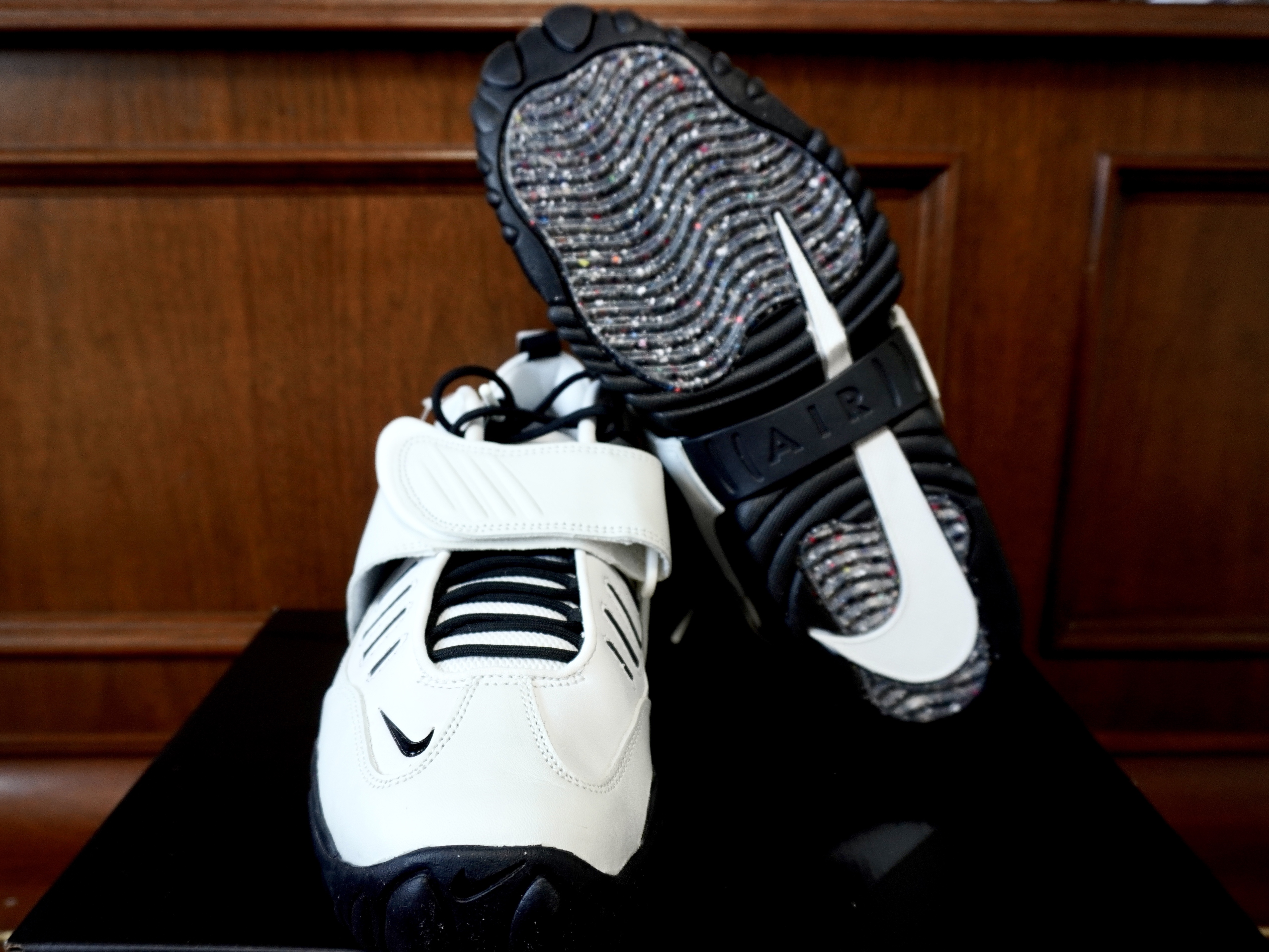 Nike x Ambush Air Adjust Force SP Summit White and Black 착용 스타일 - 5