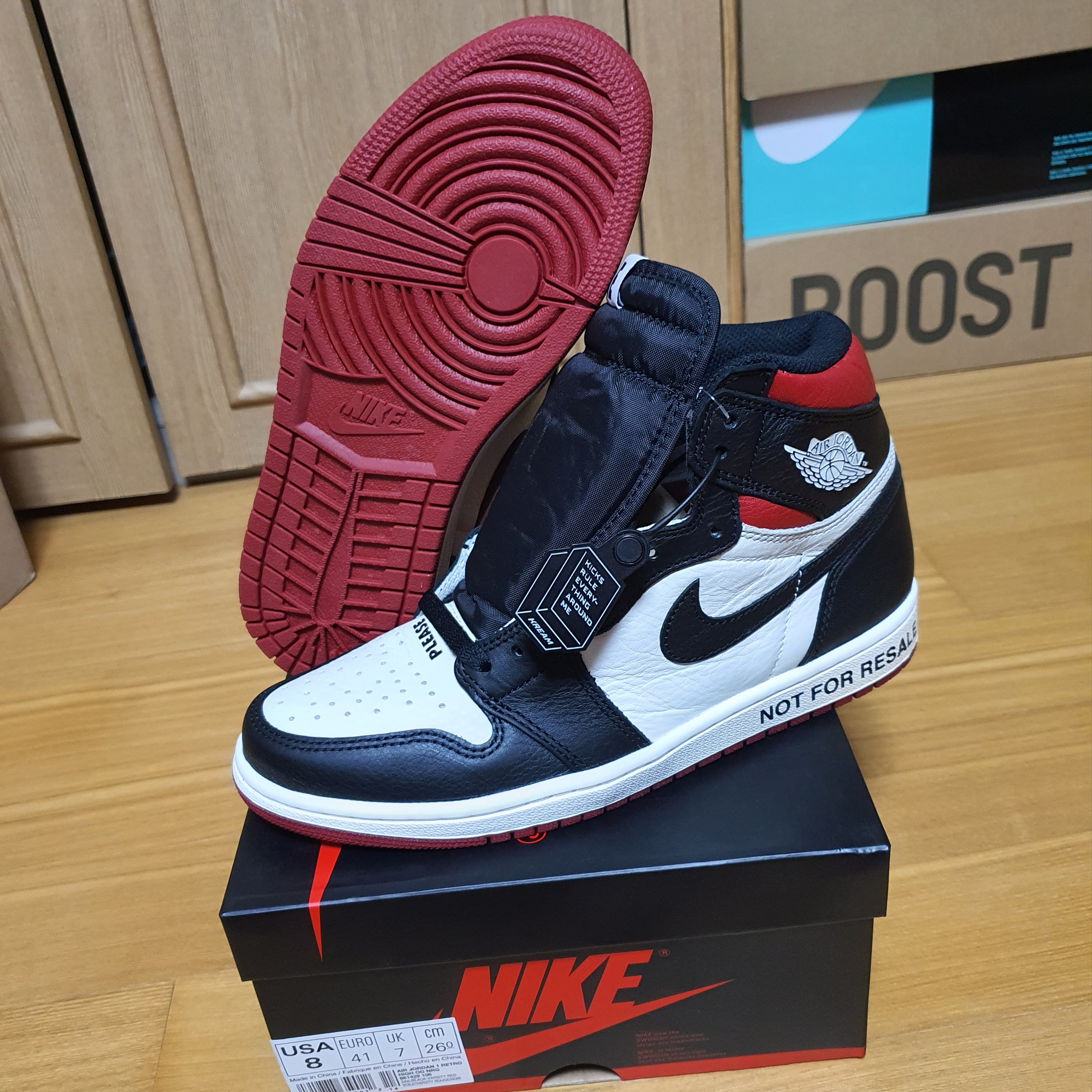 Jordan 1 Retro High Not for Resale Varsity Red 착용 스타일 - 5