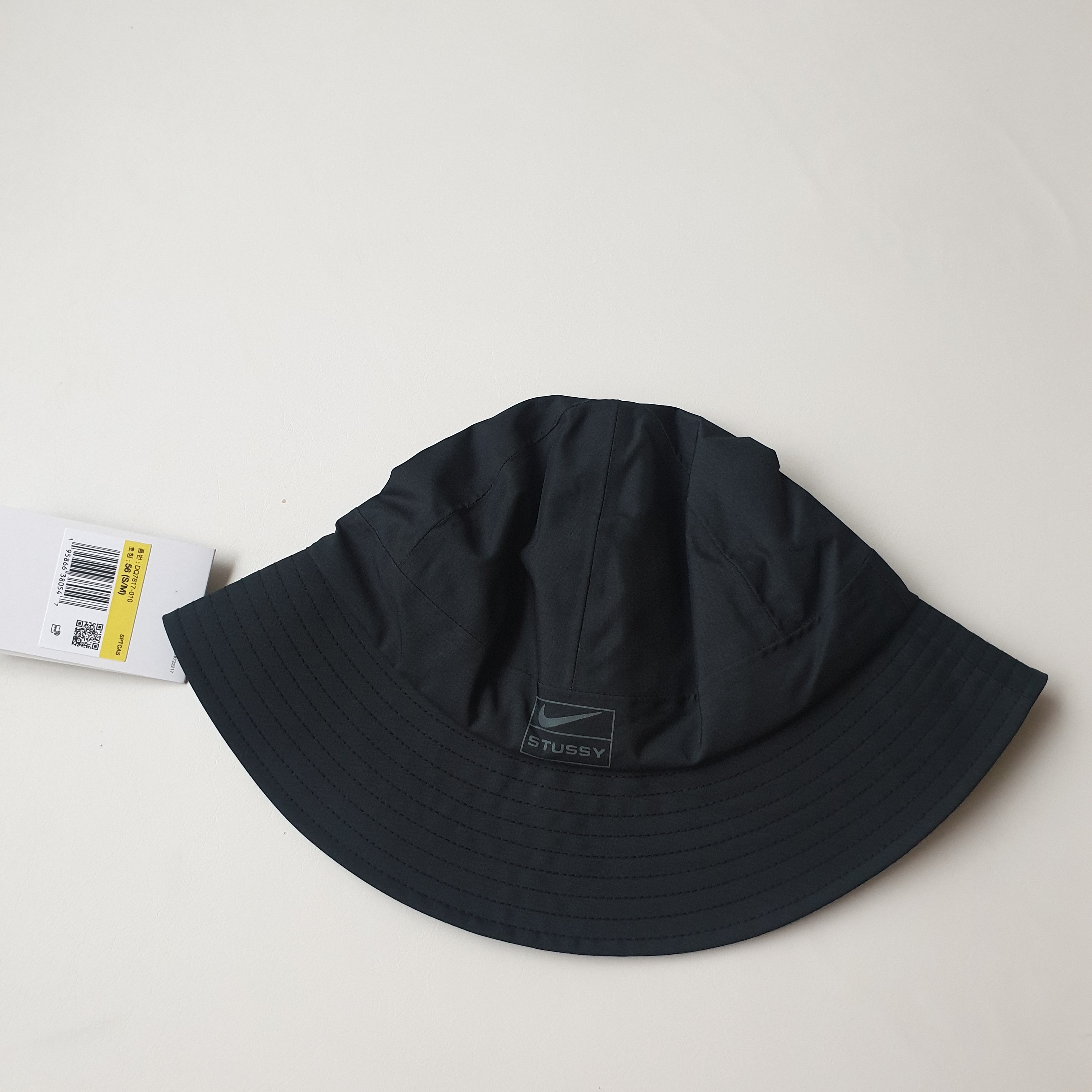 Nike x Stussy NRG FL Storm-Fit Bucket Hat Black 착용 스타일 - 1
