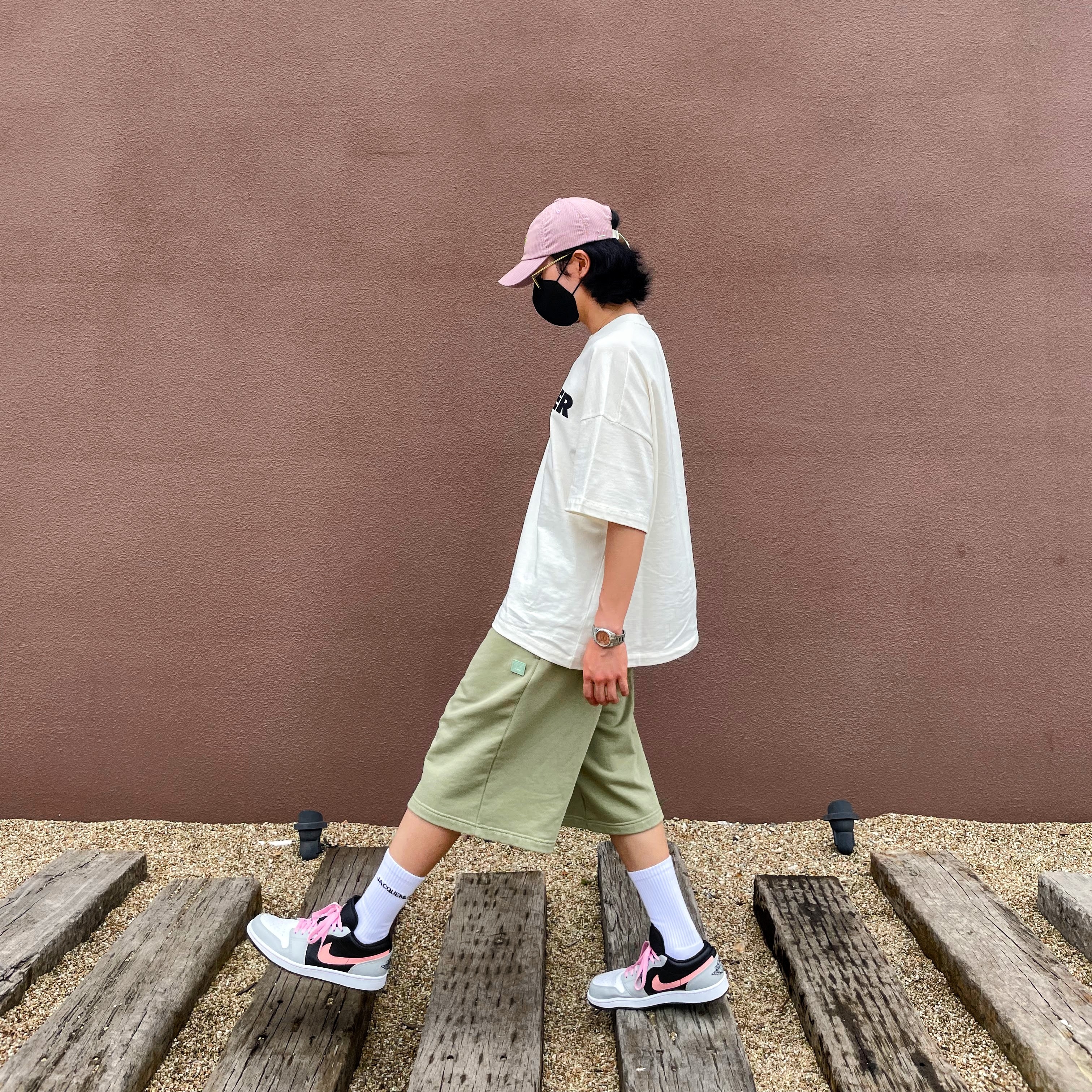 Jordan 1 Low Grey Fog Black Bleached Coral, Jil Sander Logo T-Shirt Natural - 22SS 착용 스타일 - 2