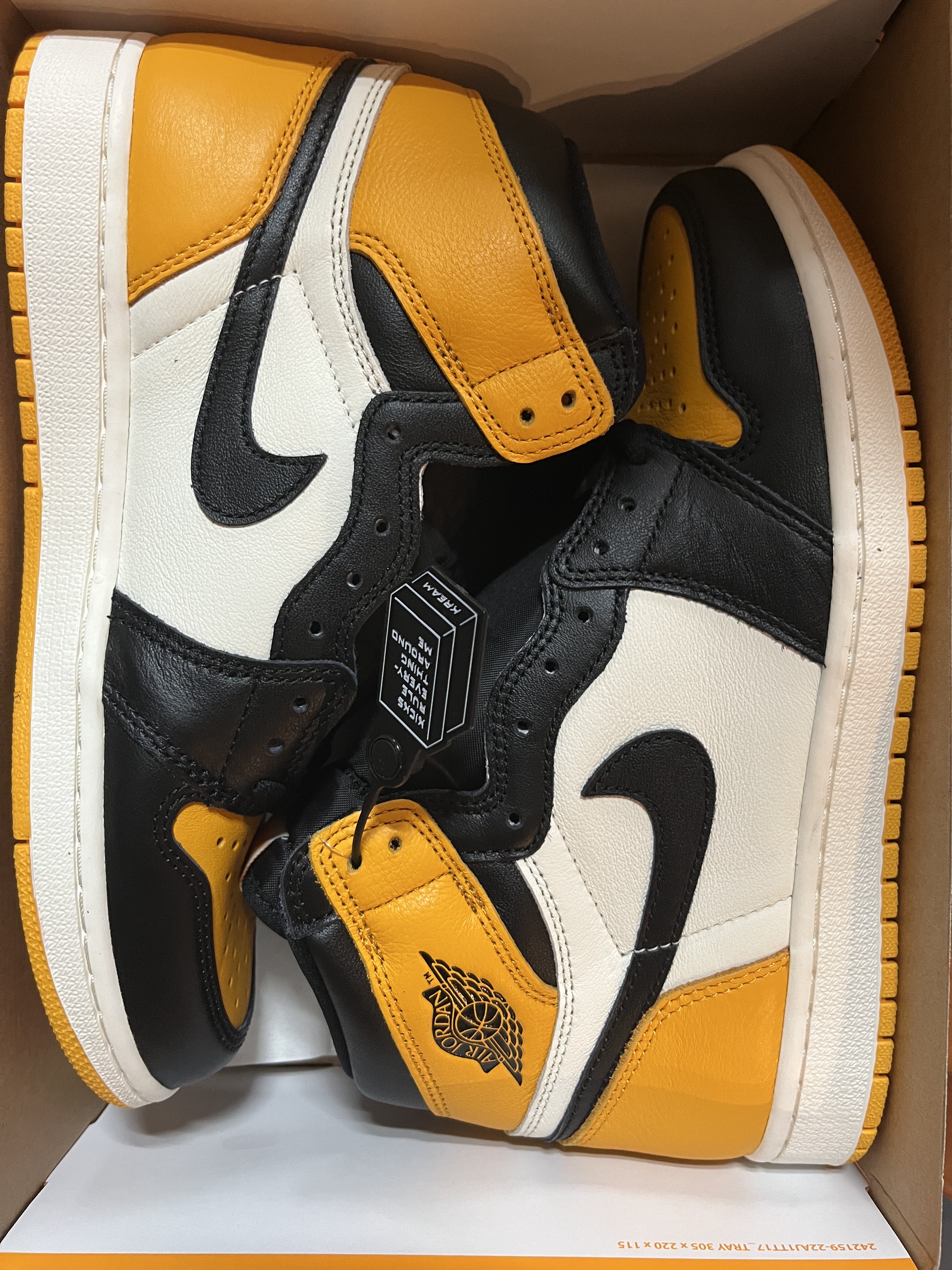 Jordan 1 Retro High OG Taxi 착용 스타일