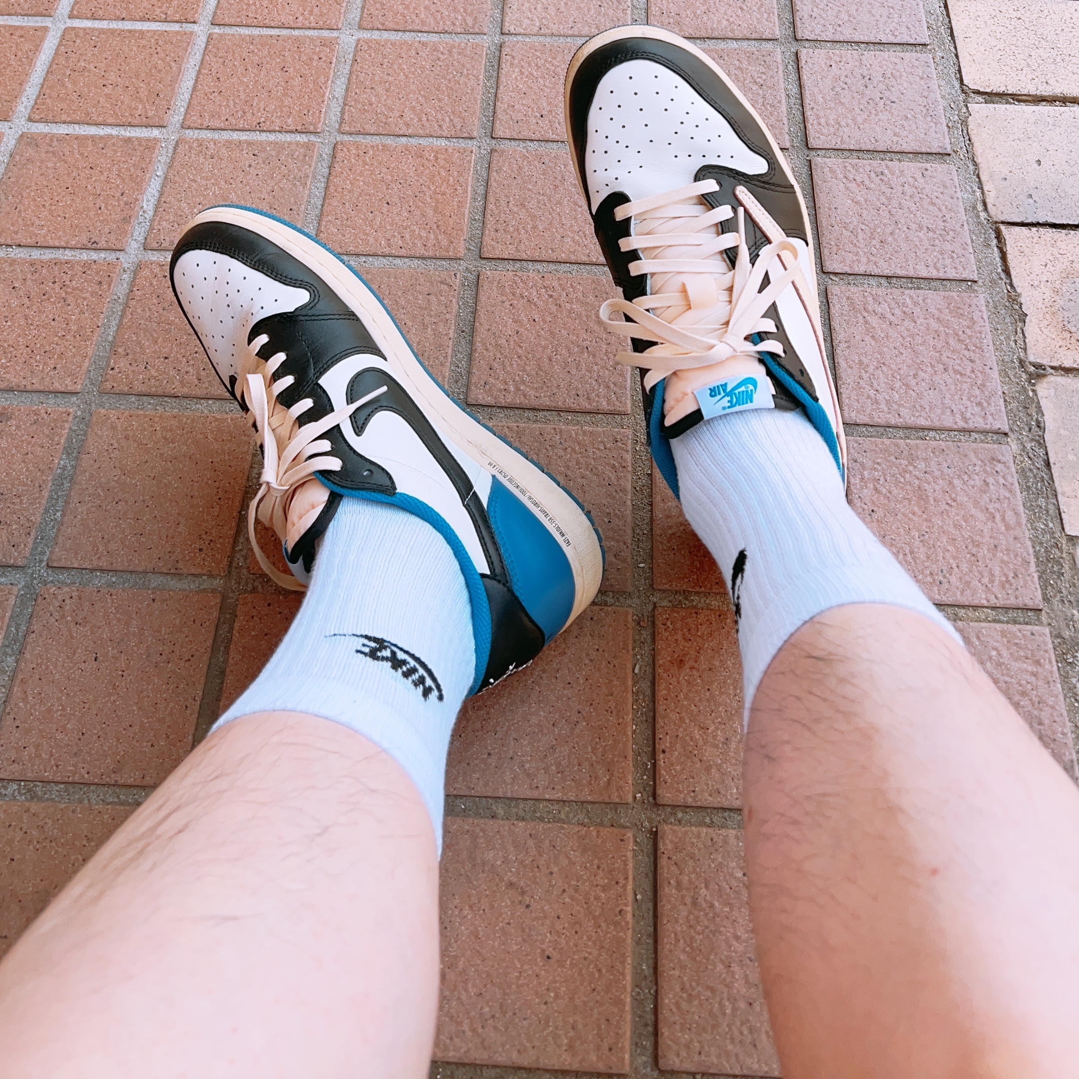 Jordan 1 x Travis Scott x Fragment Retro Low OG SP Military Blue 착용 스타일