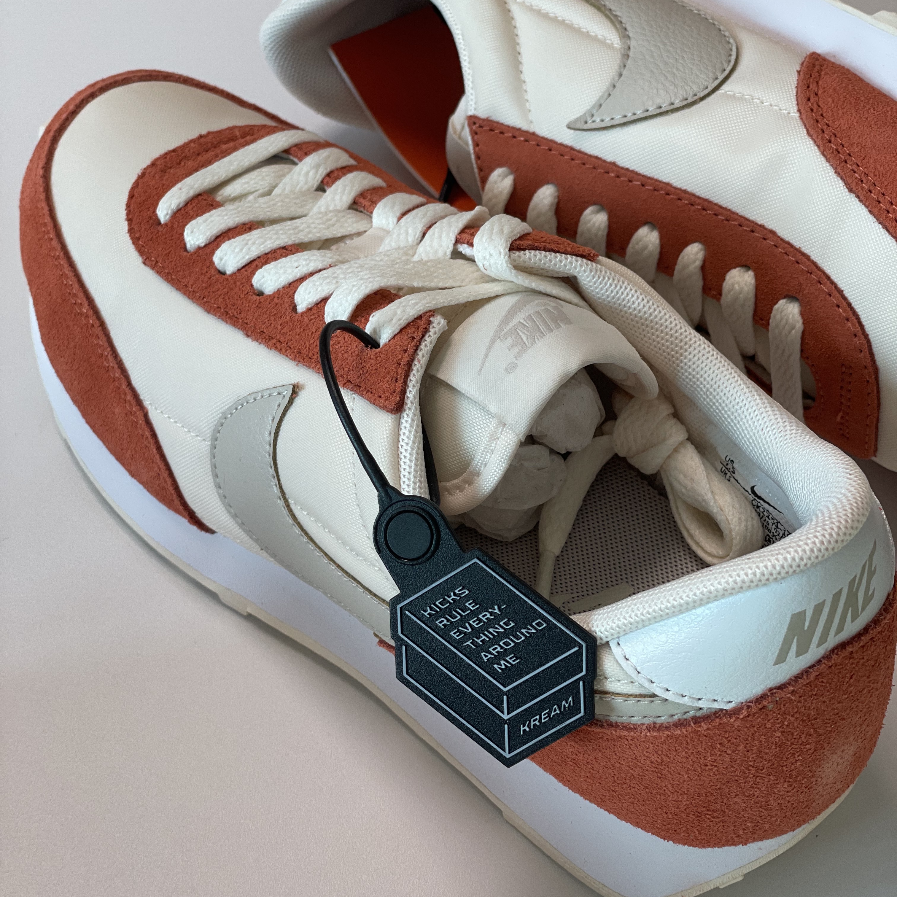 (W) Nike Daybreak Pale Ivory Light Sienna 착용 스타일 - 1