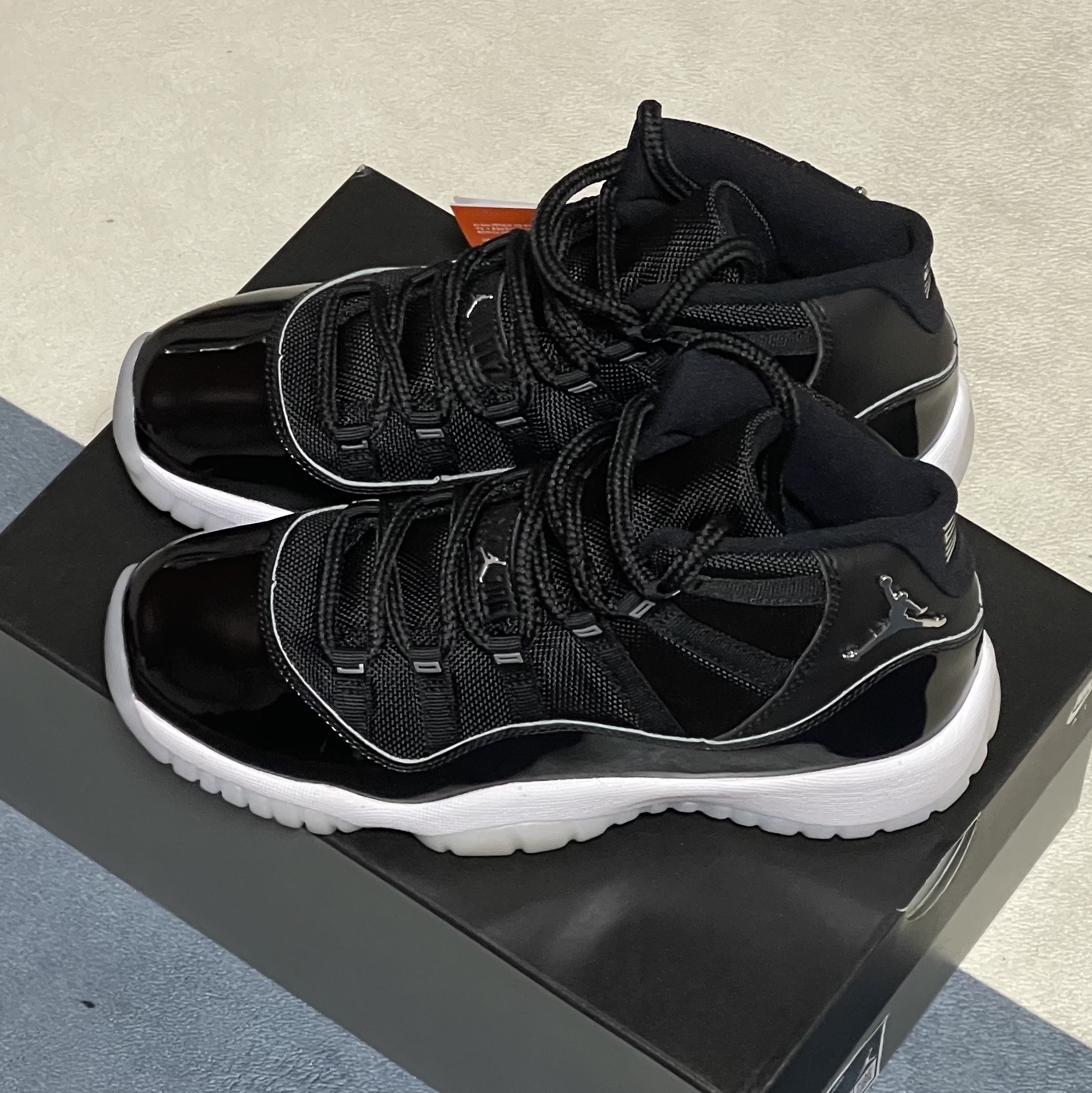 Jordan 11 Retro Jubilee 착용 스타일 - 2